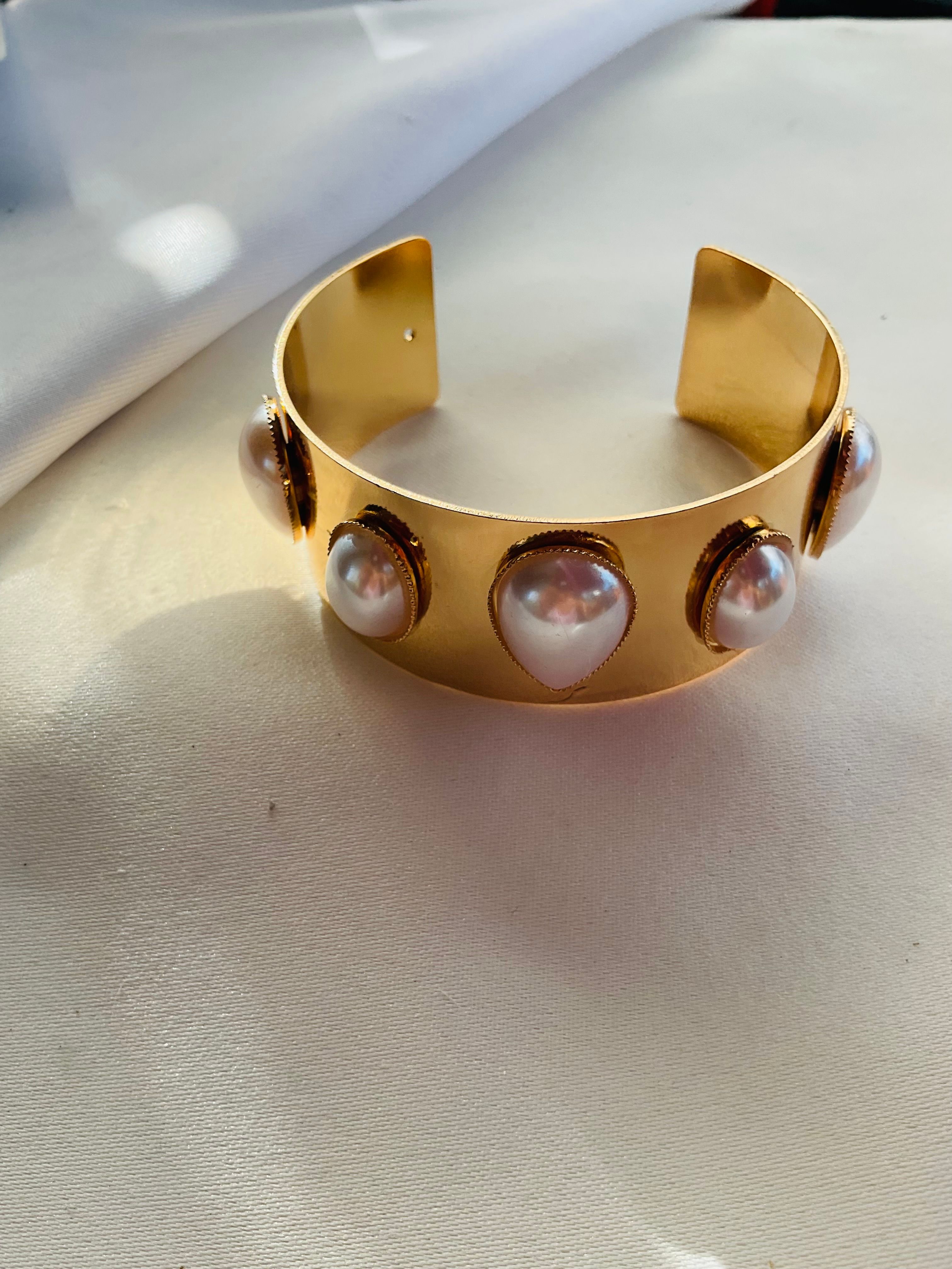 Damla model incili gold kelepçe