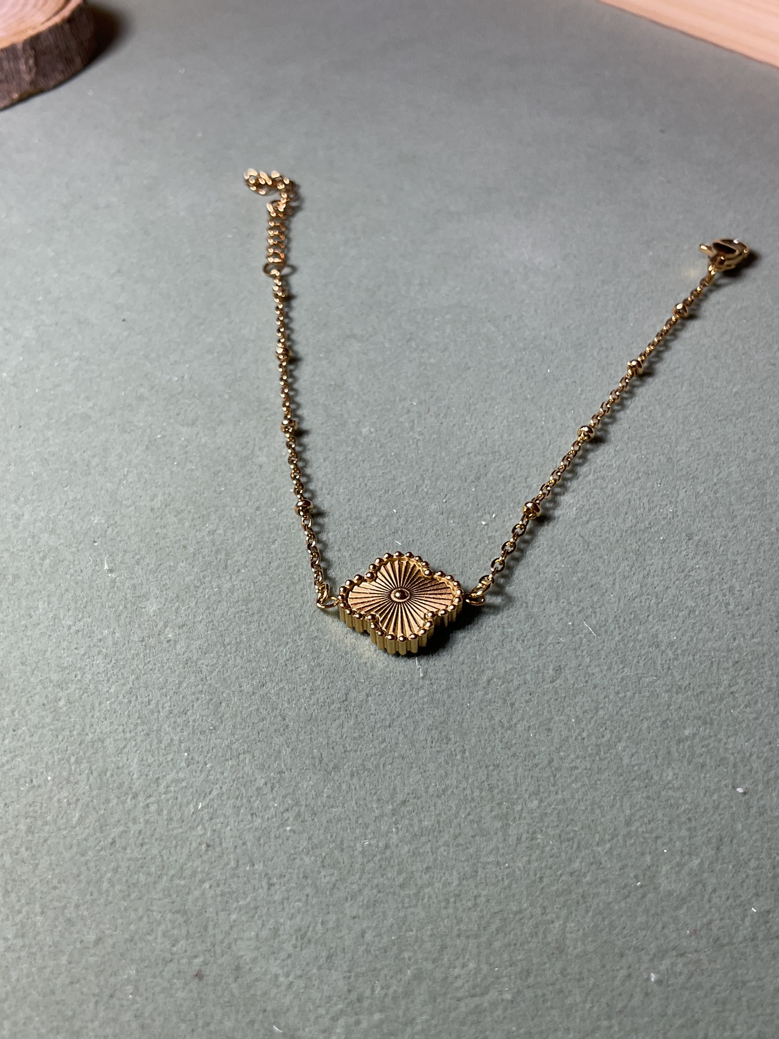 Marka model gold bileklik