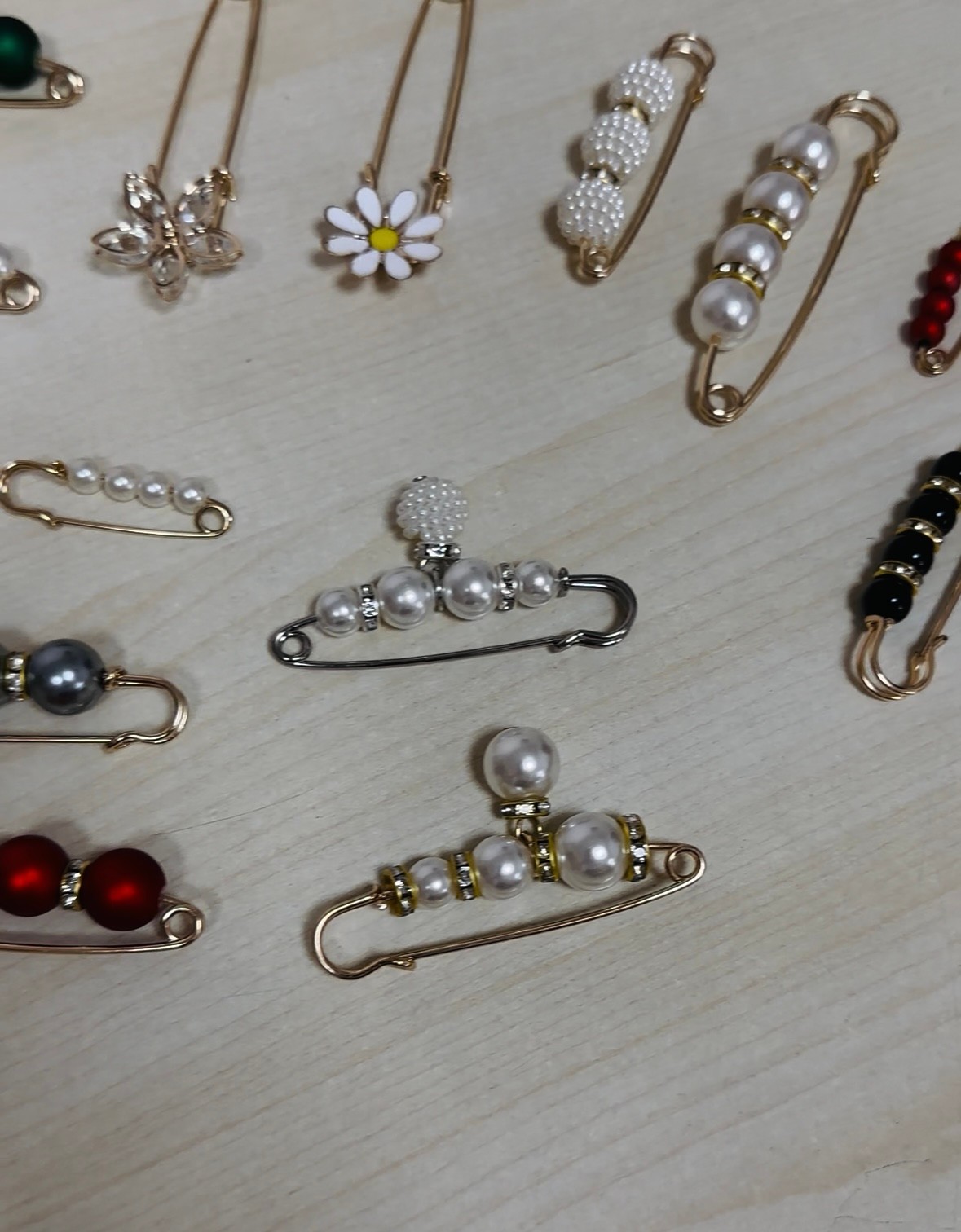 Broş, yaka iğnesi, başörtü iğnesi, ayakkabı charm, ayakkabı süsü, ayakkabı aksesuarı, çanta aksesuarı