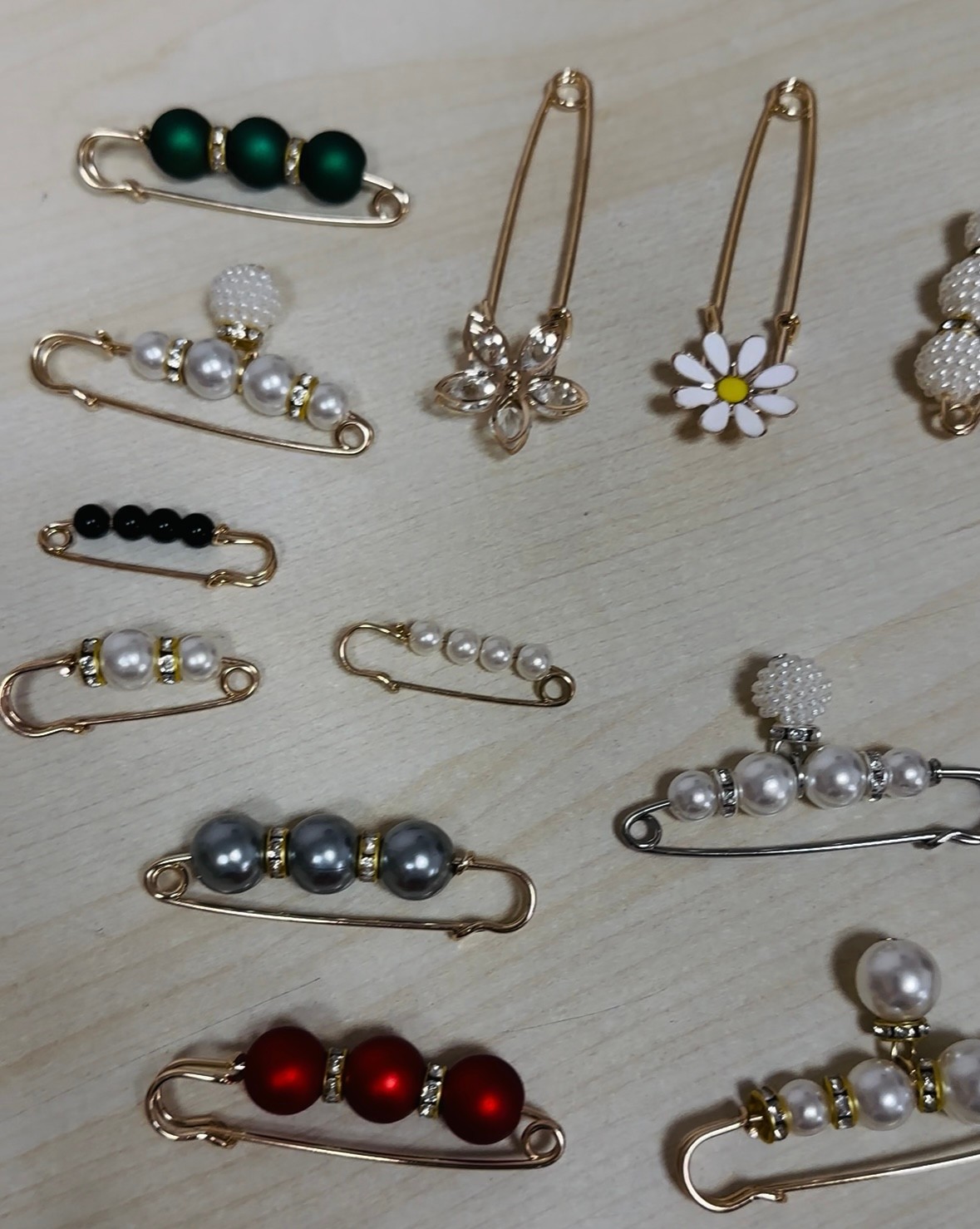 Broş, yaka iğnesi, başörtü iğnesi, ayakkabı charm, ayakkabı süsü, ayakkabı aksesuarı, çanta aksesuarı