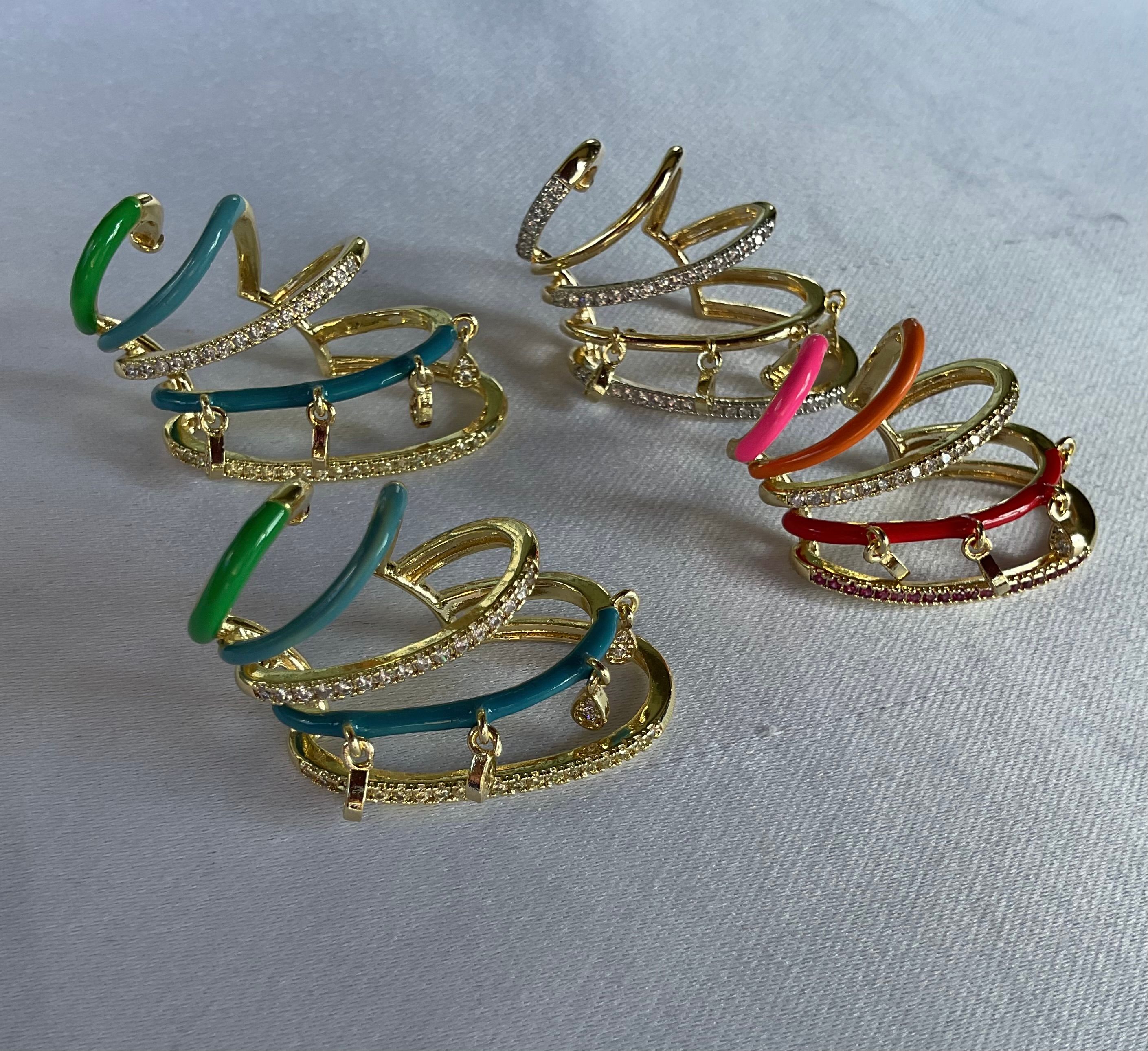 Yeşil renkli gold kıkırdak küpe