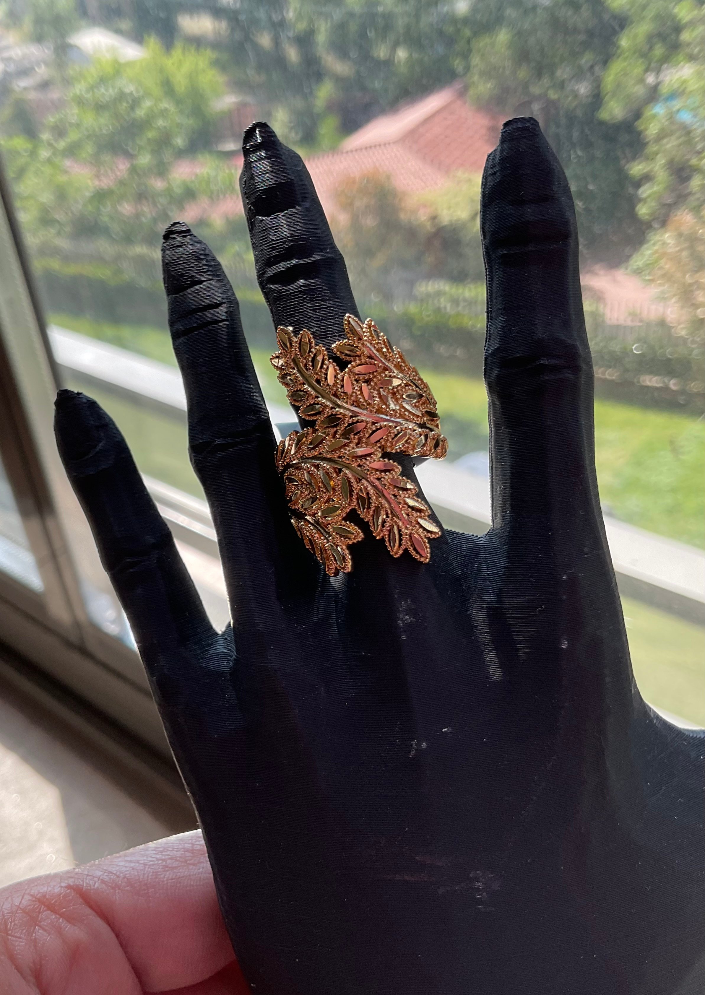 Yaprak model Çelik yüzük gold 
