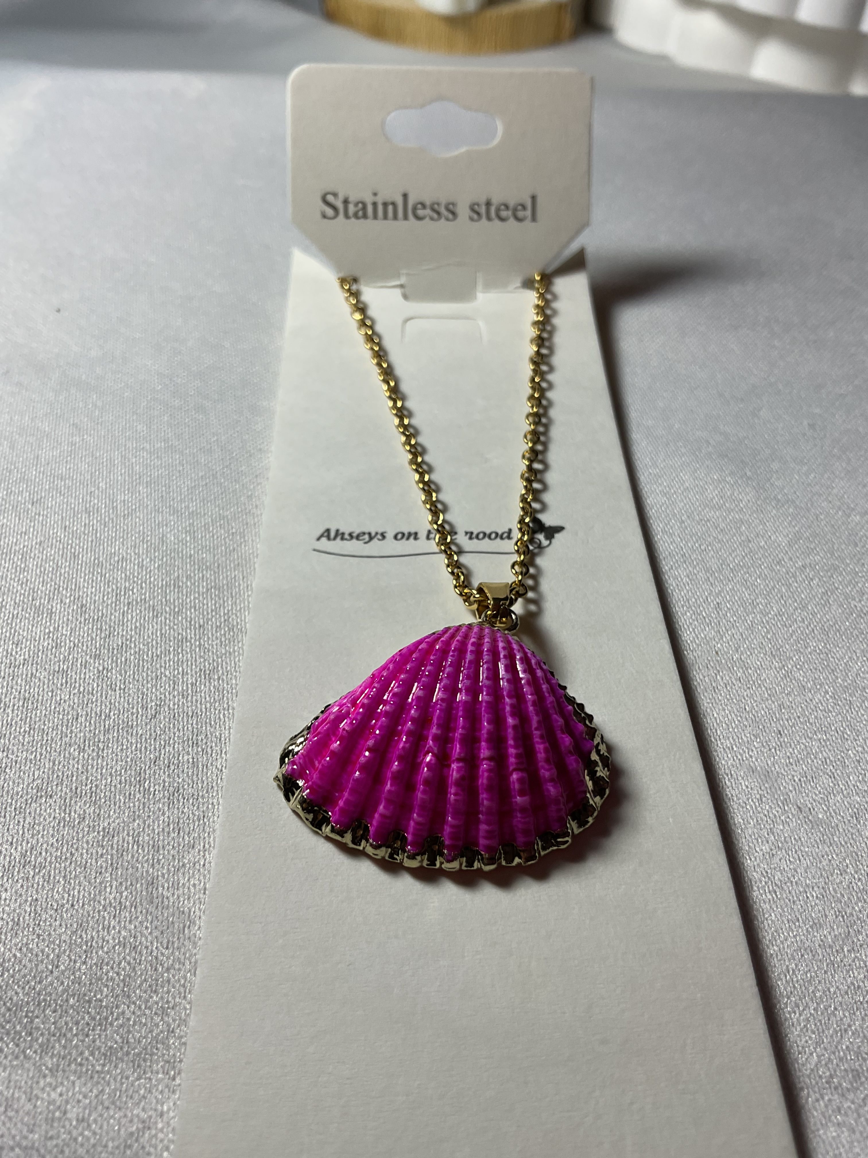 Pembe midye detaylı çelik kolye