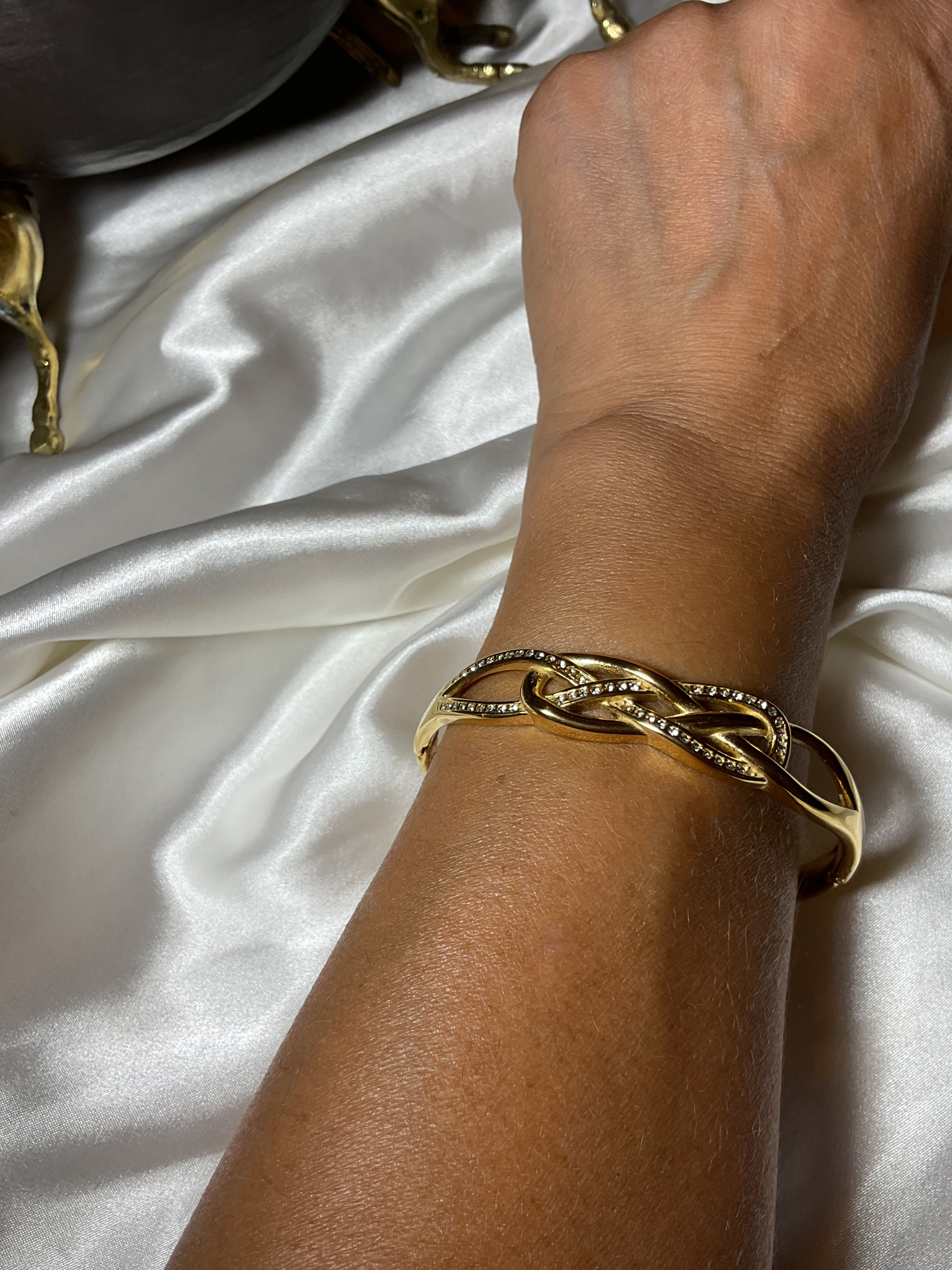 Çelik örgü model taşlı gold kelepçe