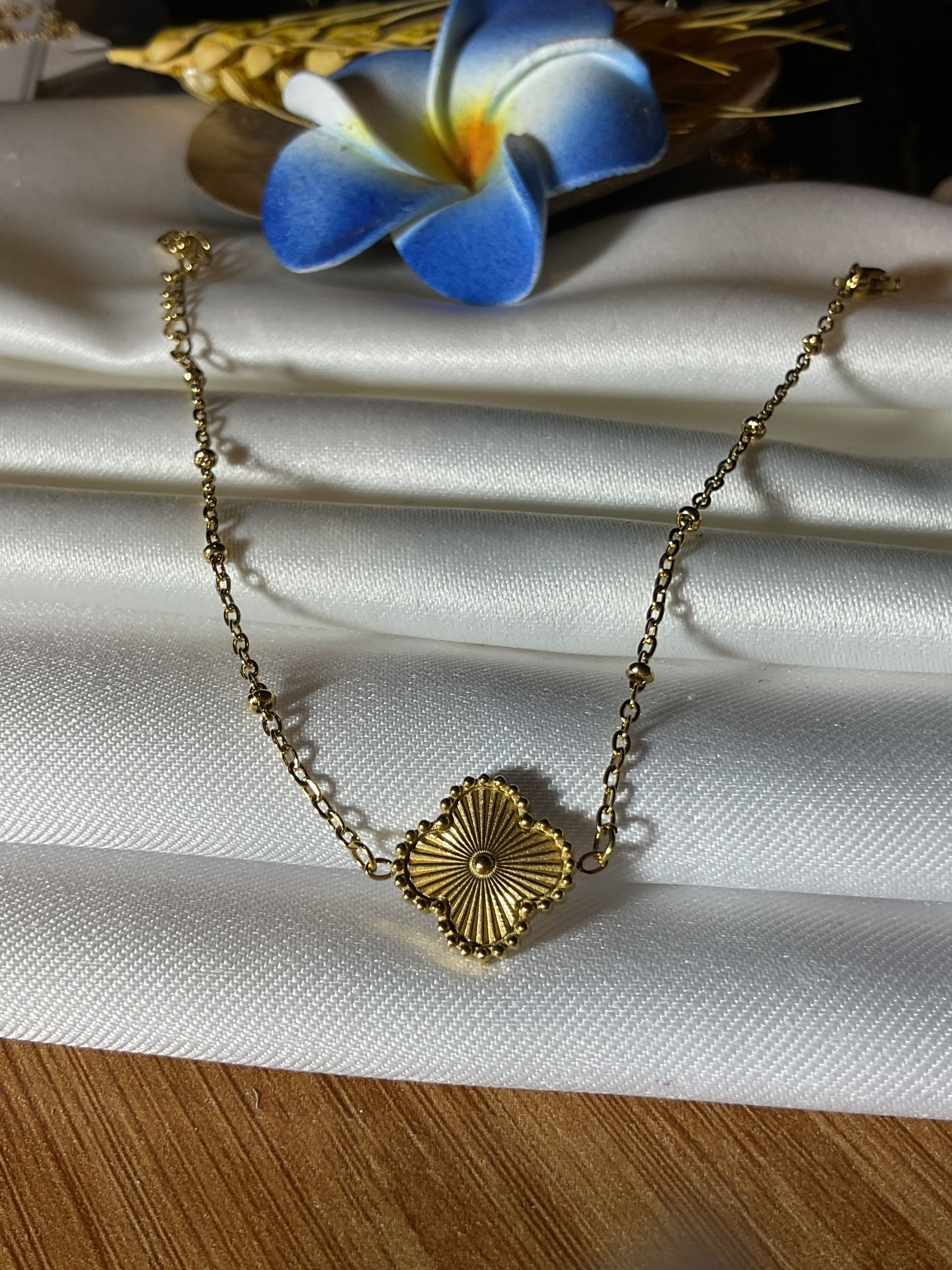 Marka model gold bileklik