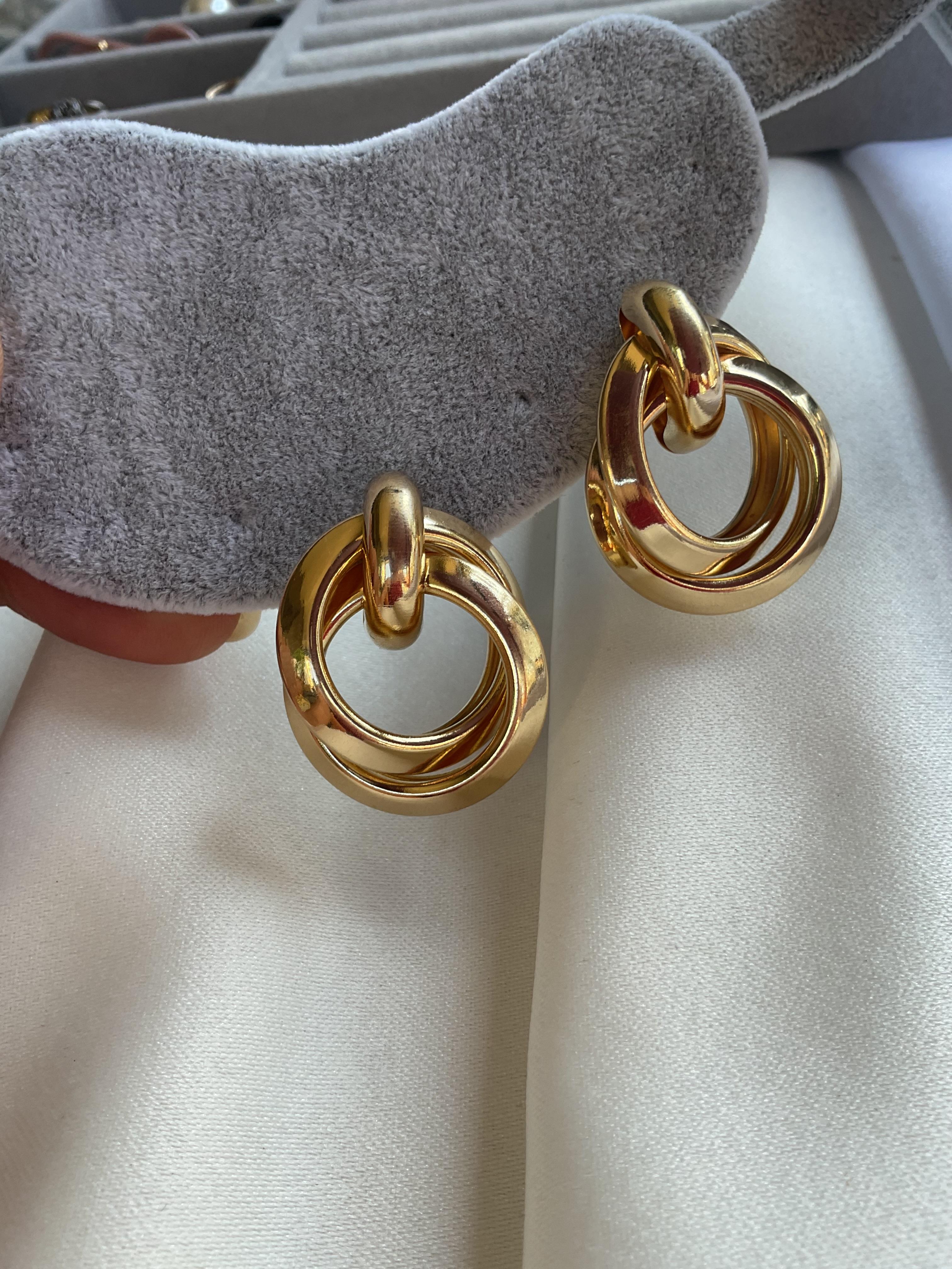 Gold birbirine geçmeli halka küpe