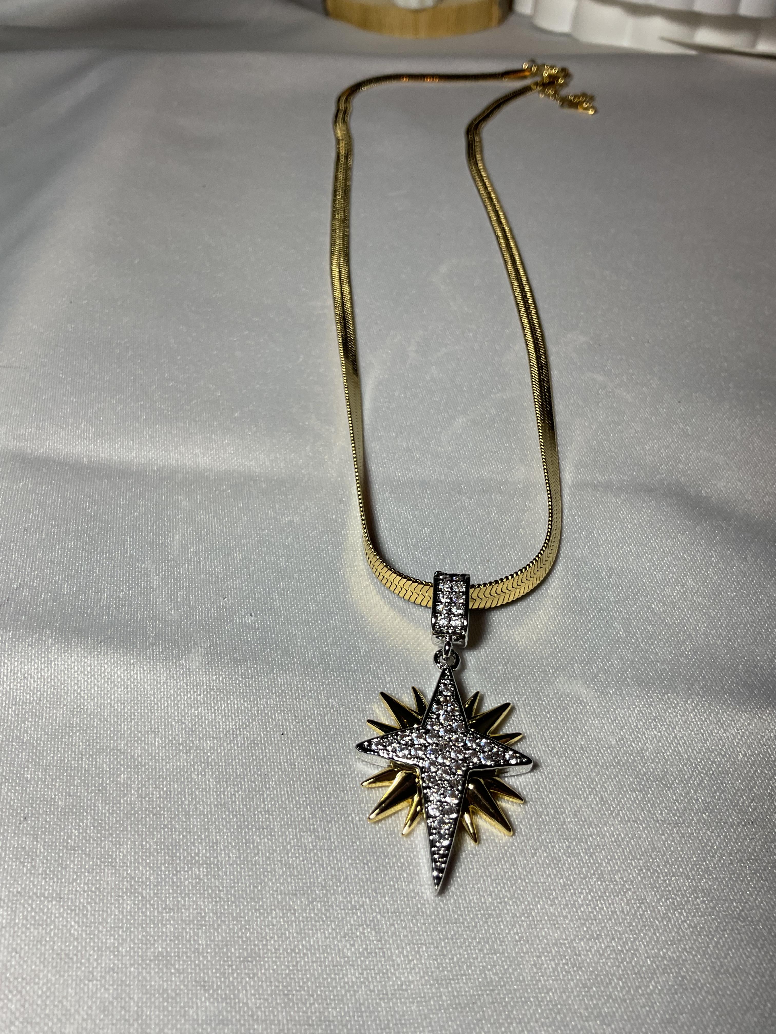 Kutup yıldızı model gold kolye