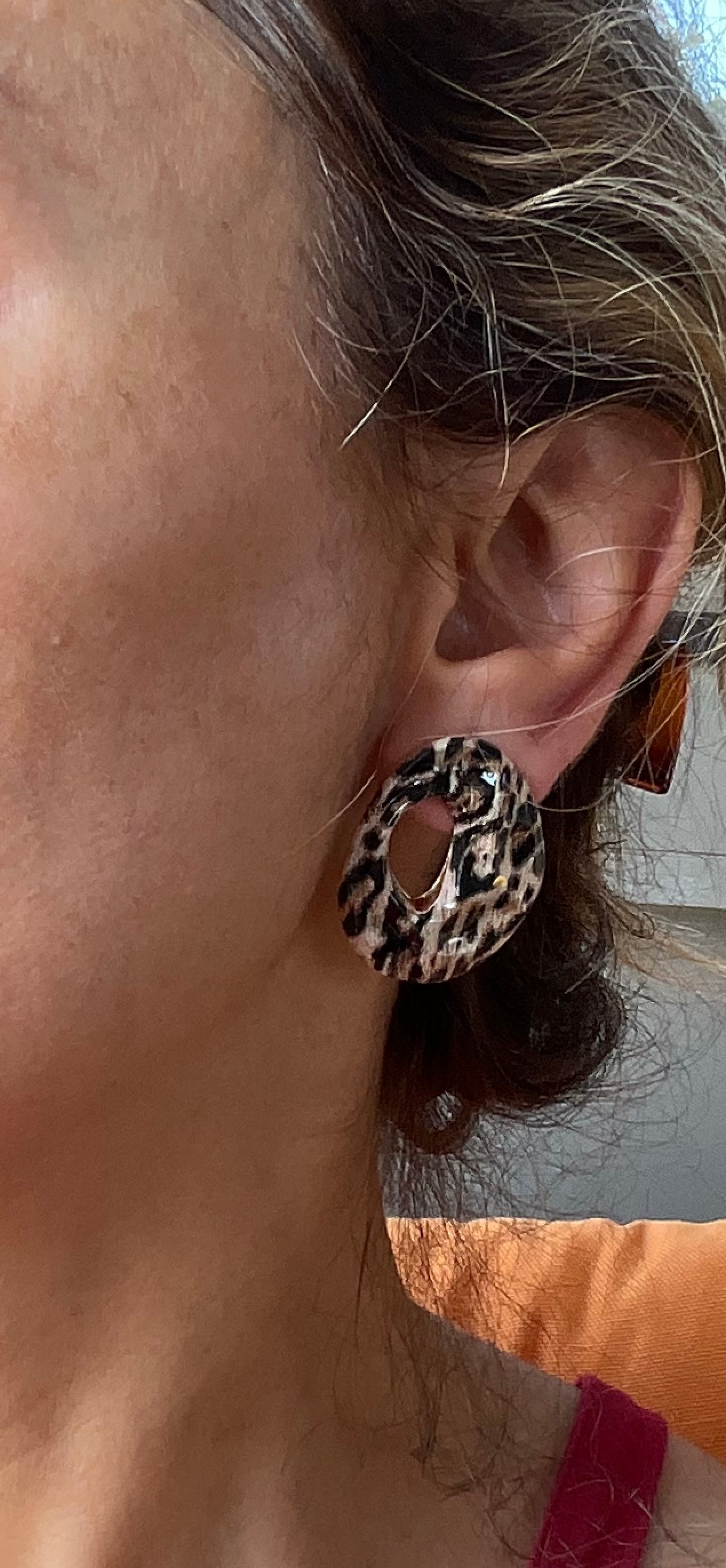 Leopardesen küpe