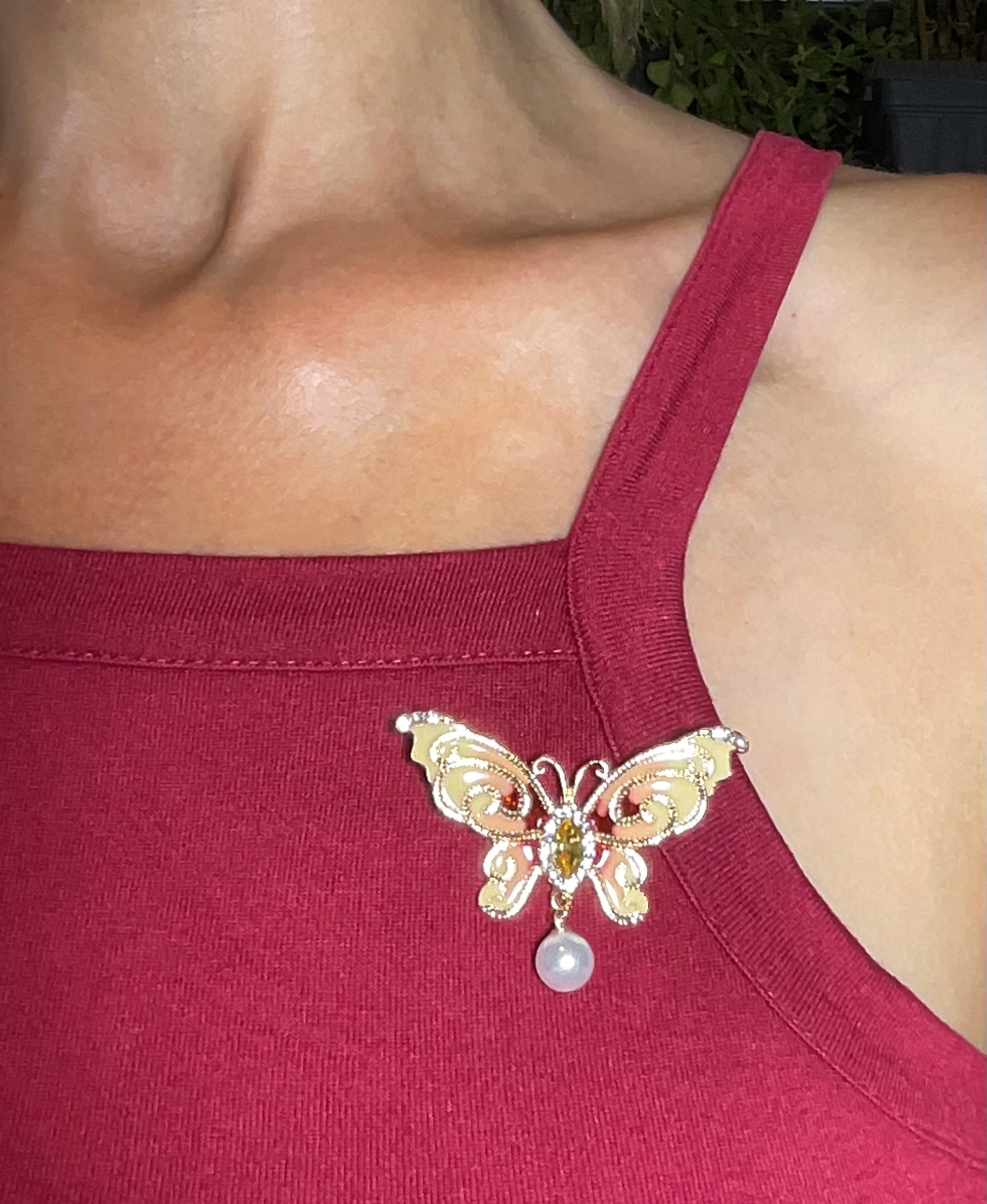 Kelebek model incili broş