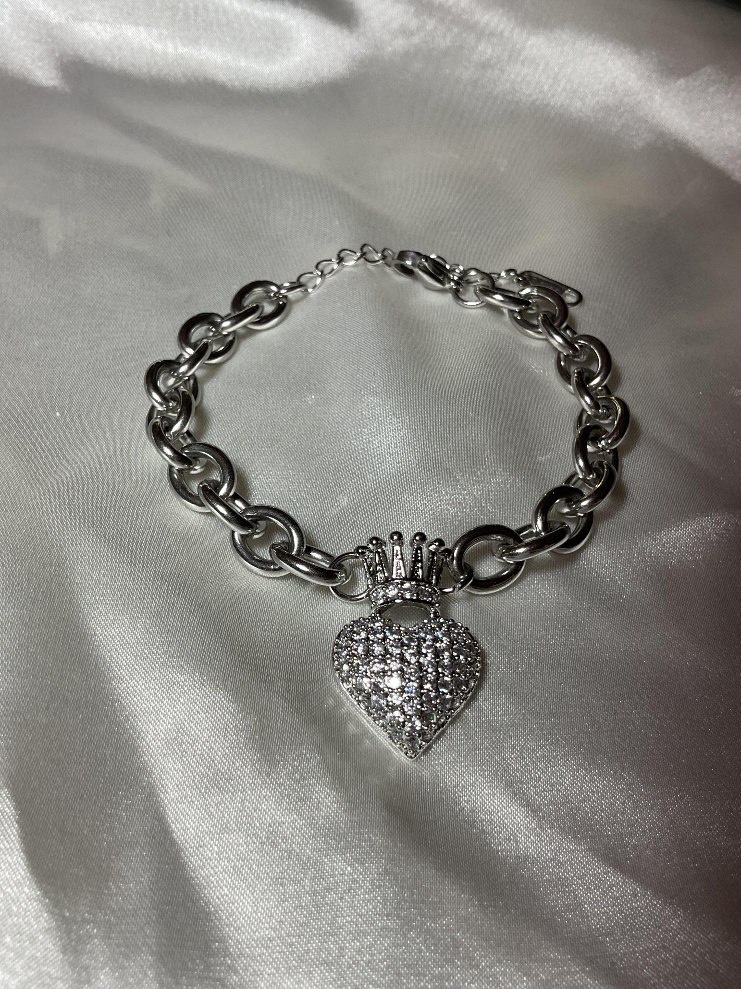 Çelik taçlı kalp model silver bileklik