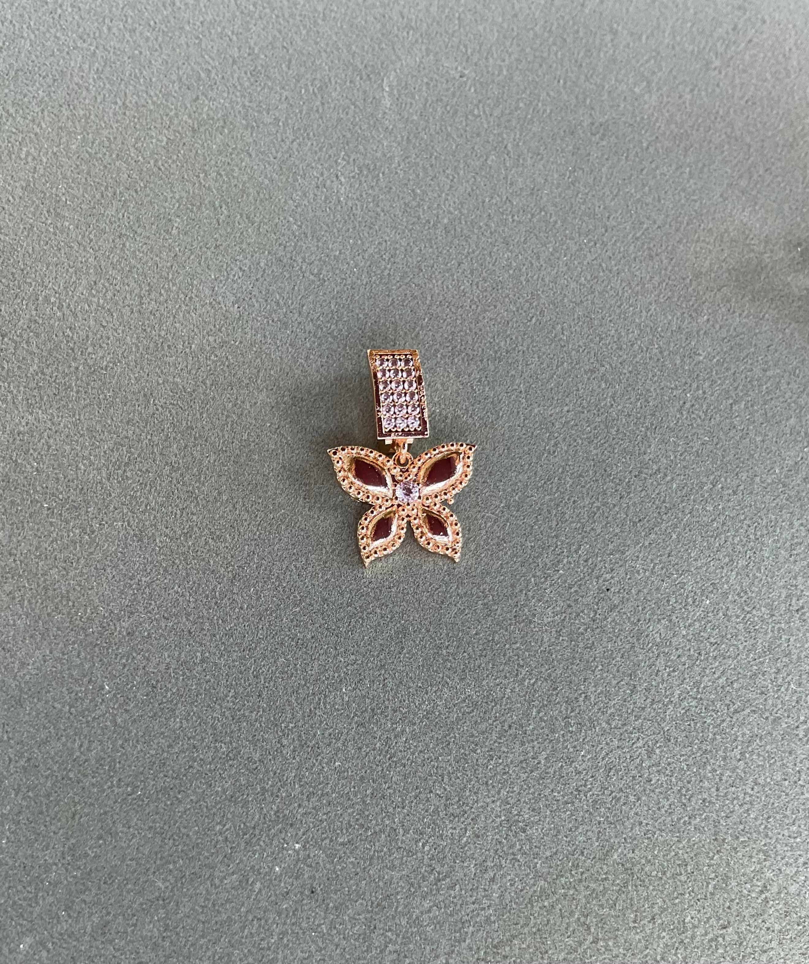 Kelebek figürlü charm gold