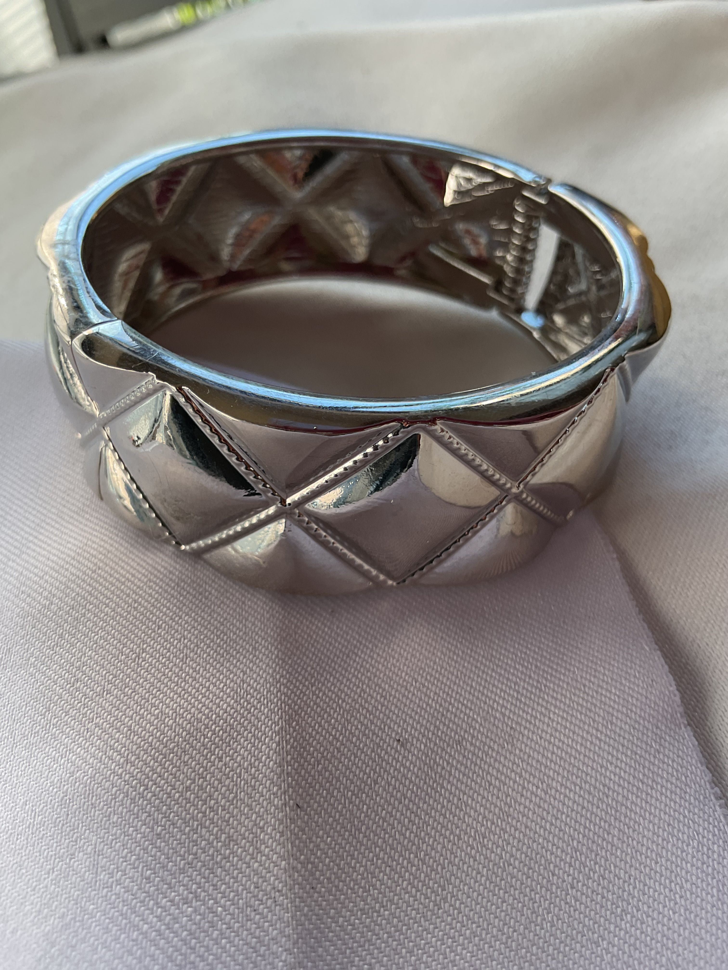 Silver kare desenli kelepçe 