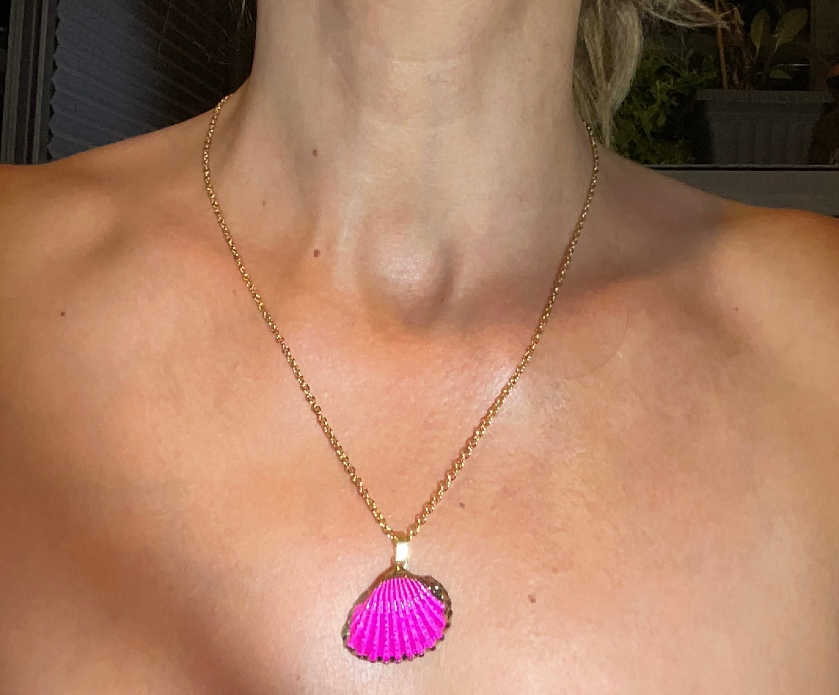 Pembe midye detaylı çelik kolye