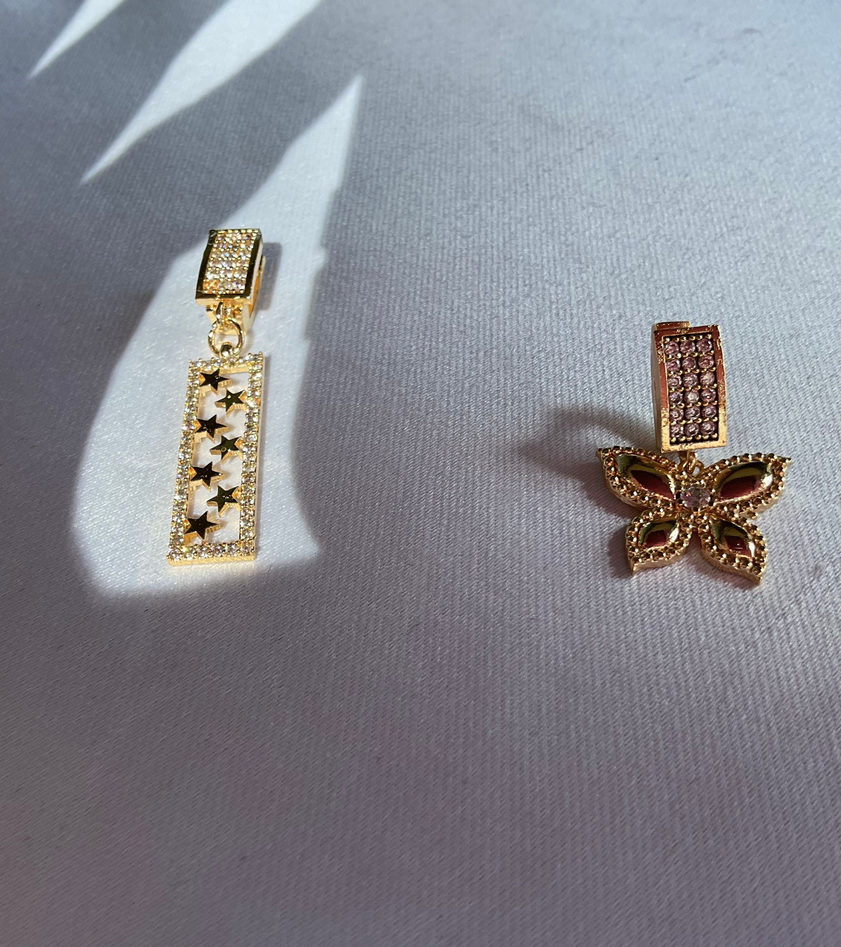 Kelebek figürlü charm gold