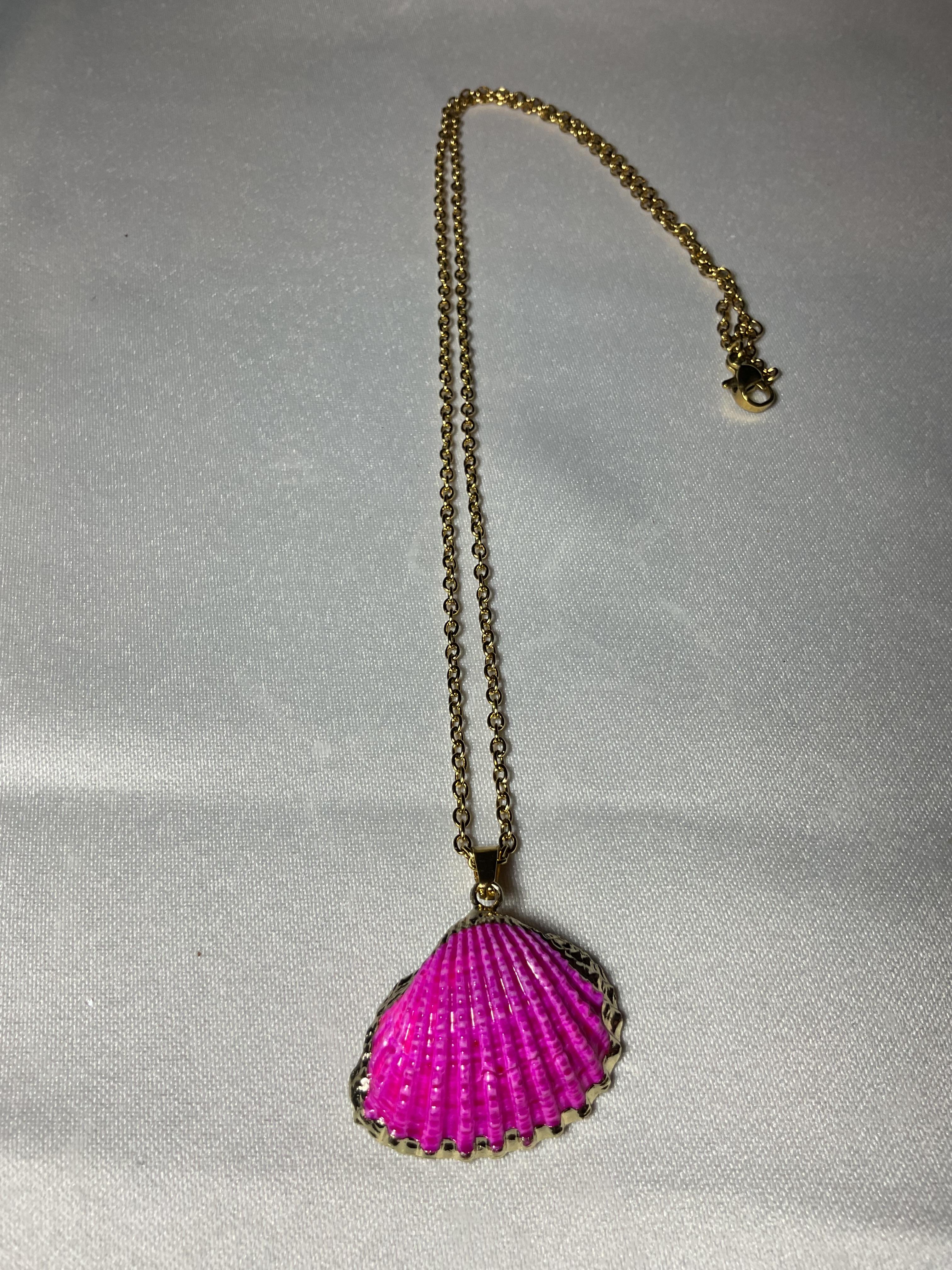 Pembe midye detaylı çelik kolye