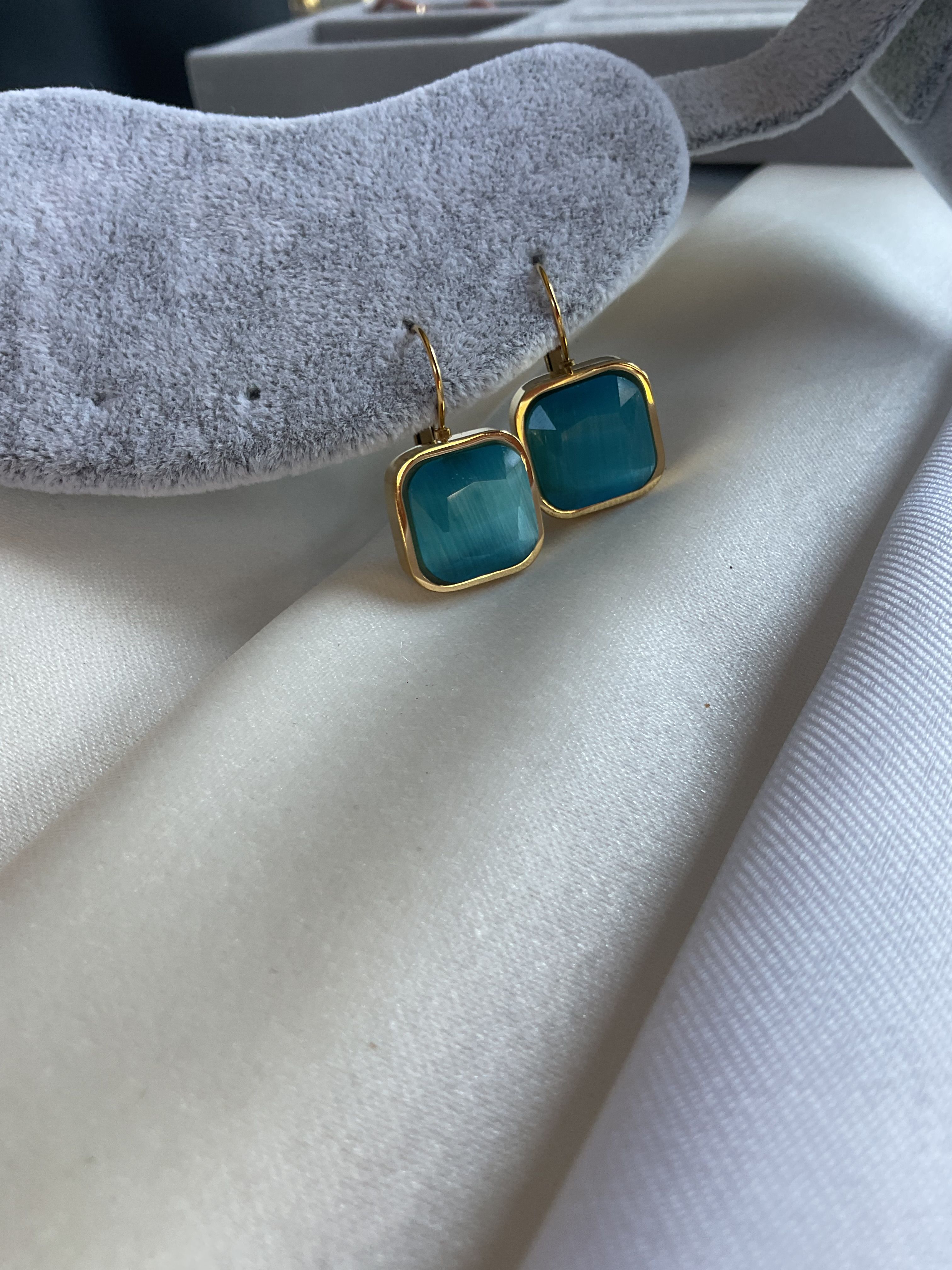 Turkuaz gold kare model küpe