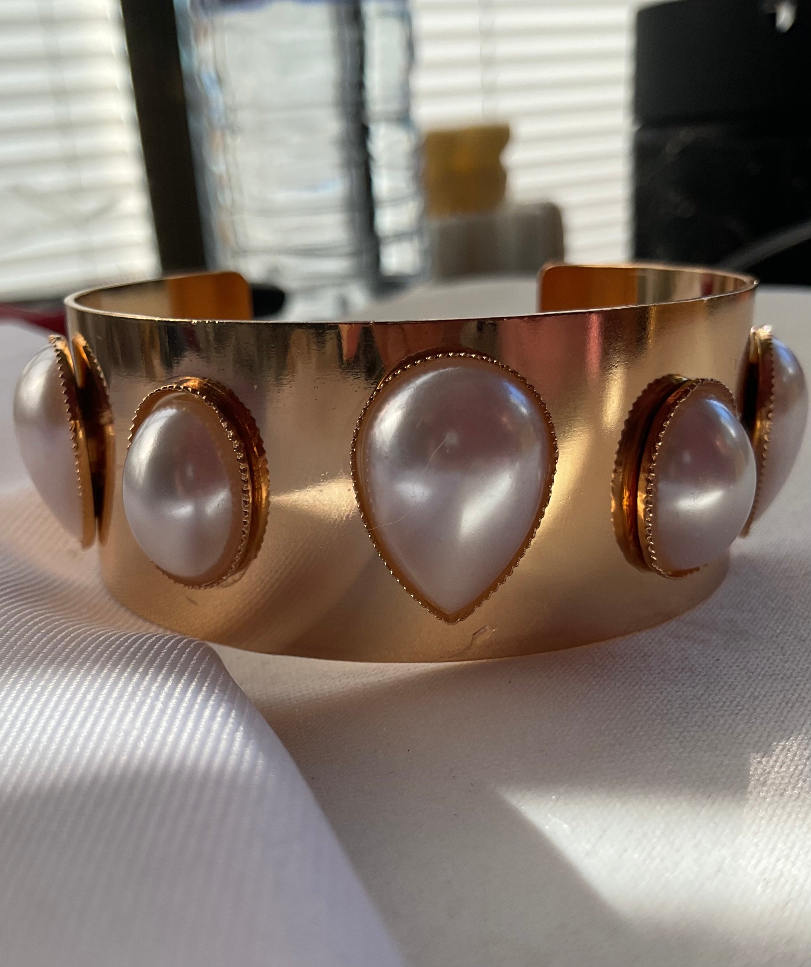 Damla model incili gold kelepçe
