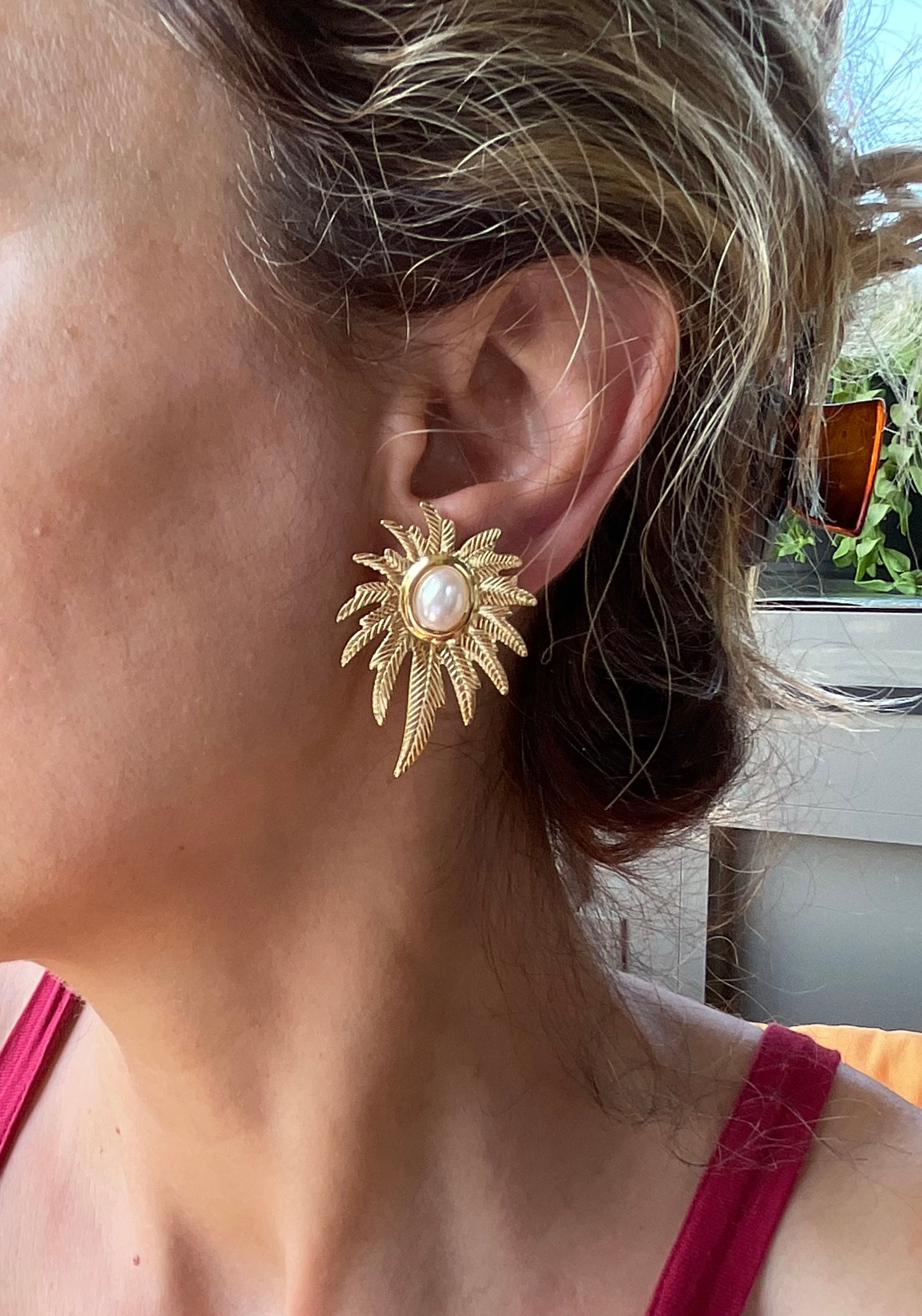 İncili yaprak model gold küpe