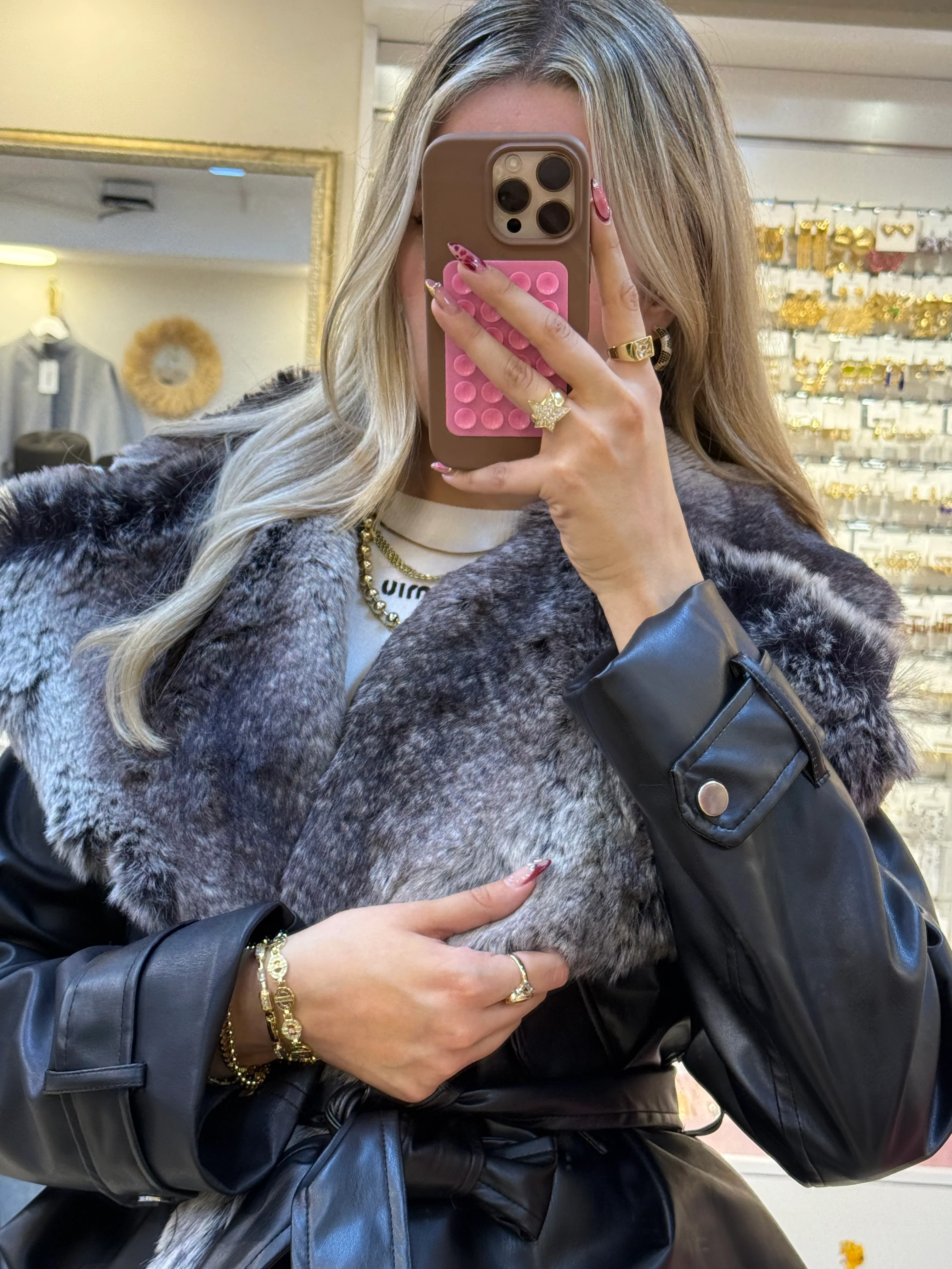 Yakası Kürklü Kuşaklı Yumuşak Deri Mont