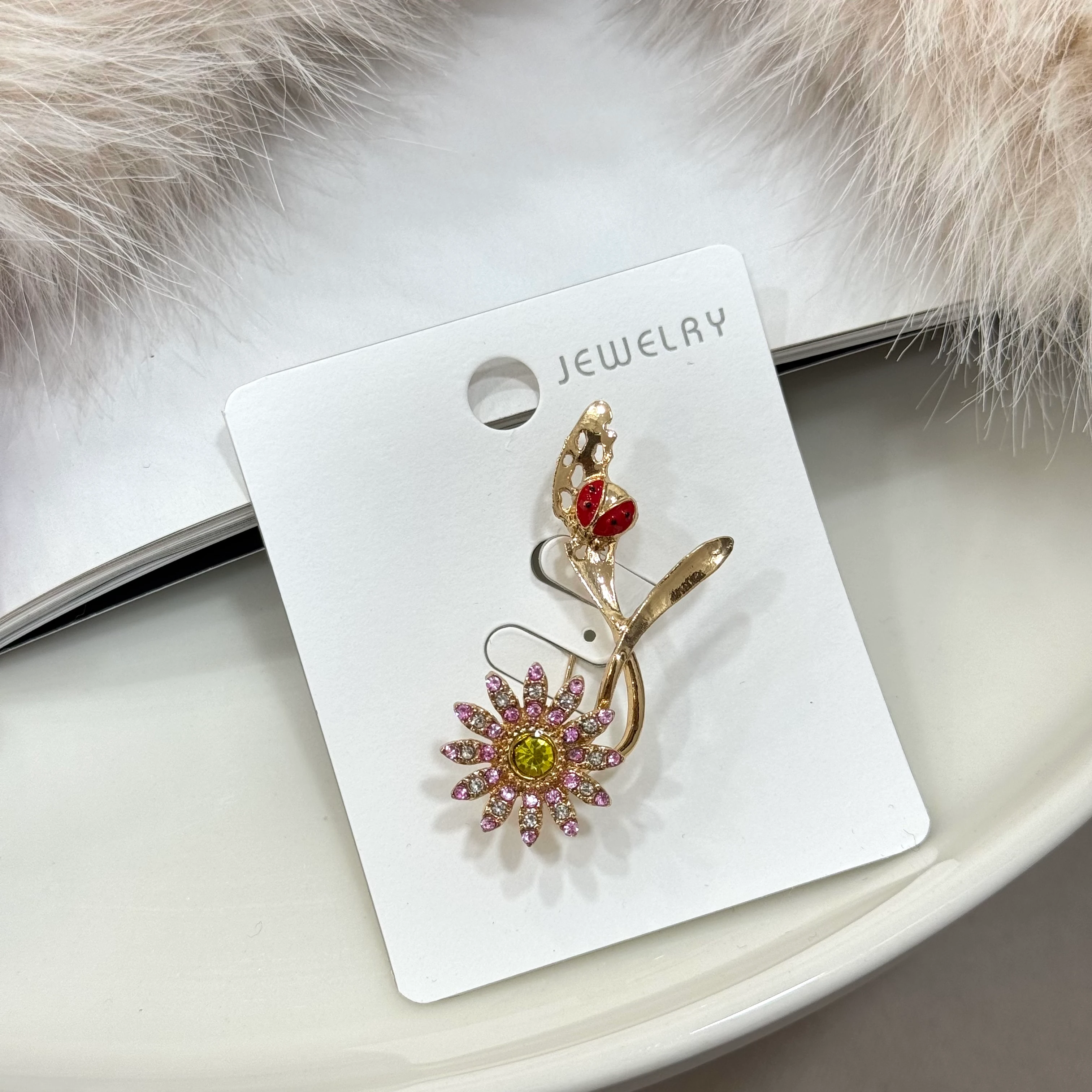 Uğur Böcekli Çiçek Broş No:45