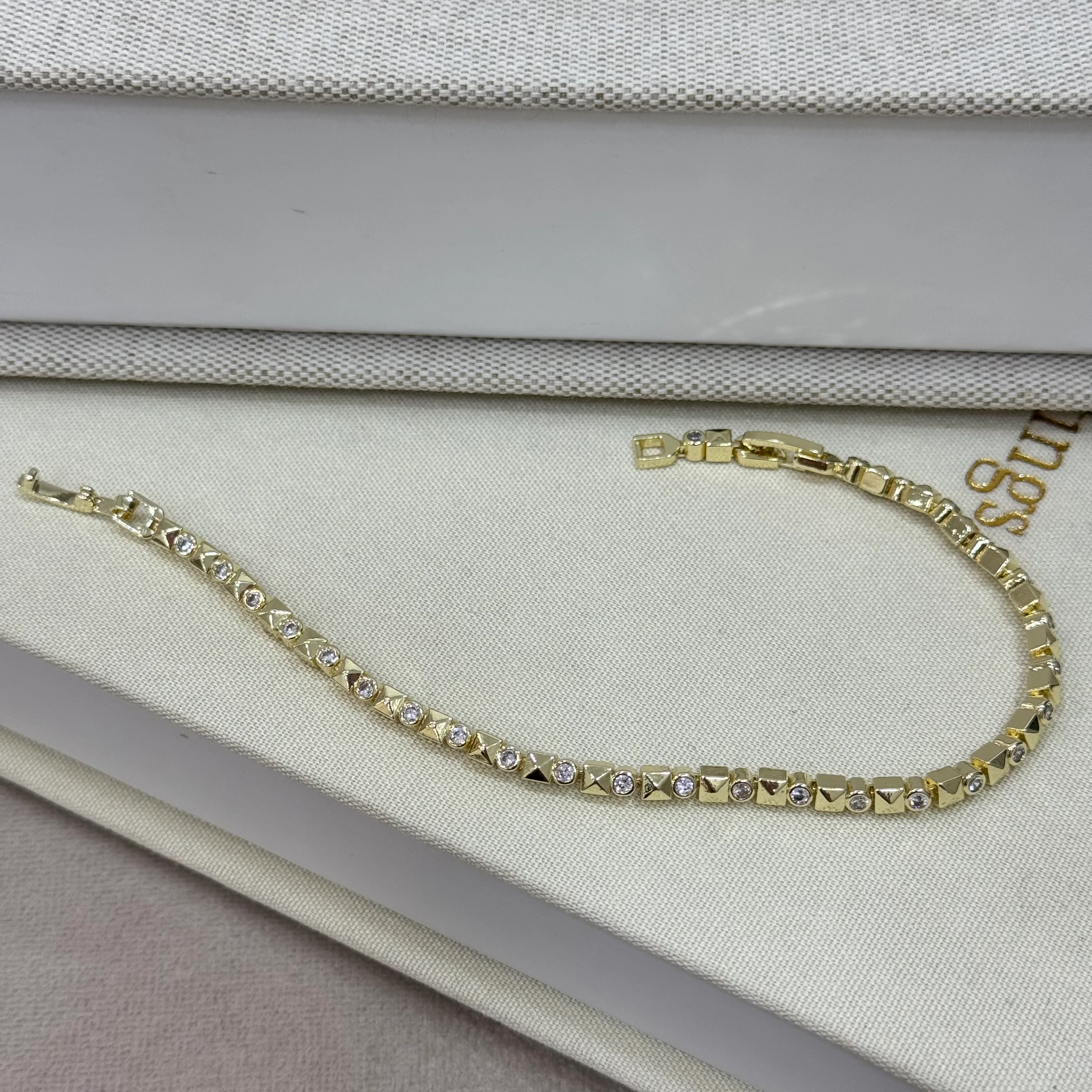 Premium İthal Minimal Square Bileklik