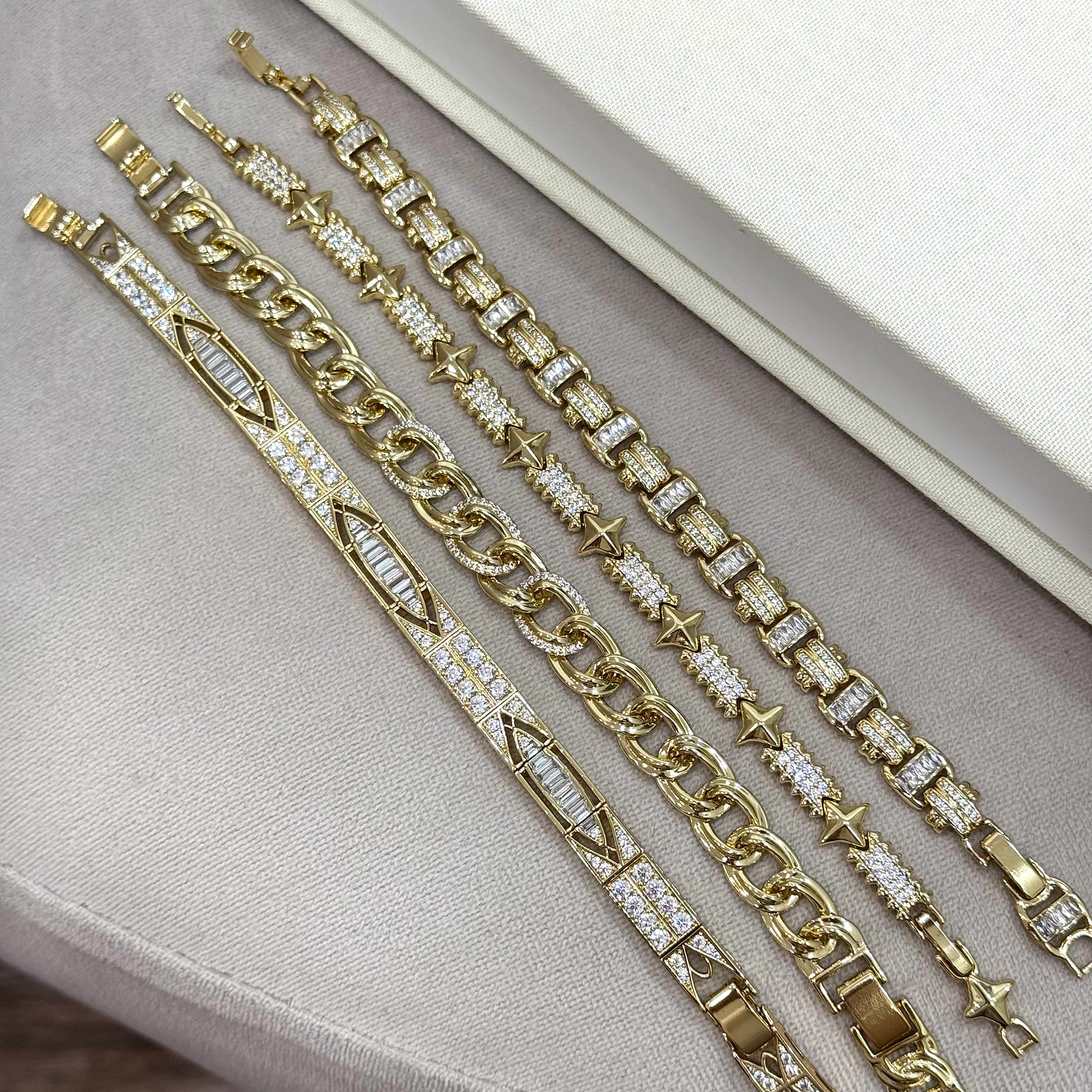 Xuping Su Serisi Kutup Yıldızı Bileklik