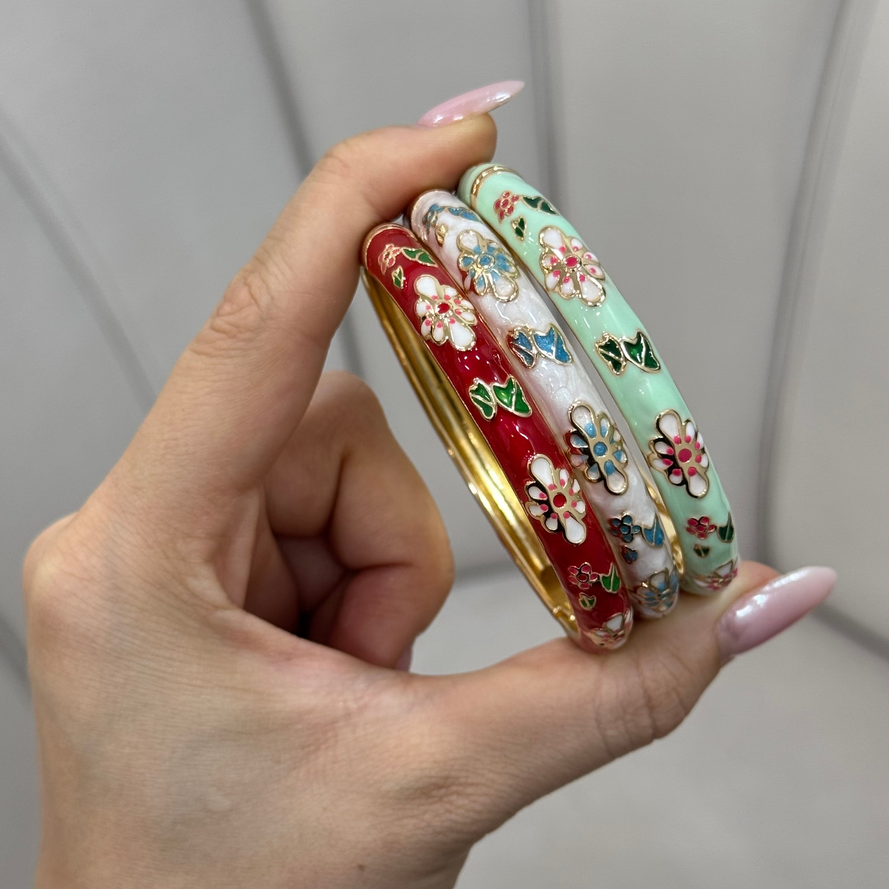 Premium İthal Flowers Mineli Kelepçe Bilezik