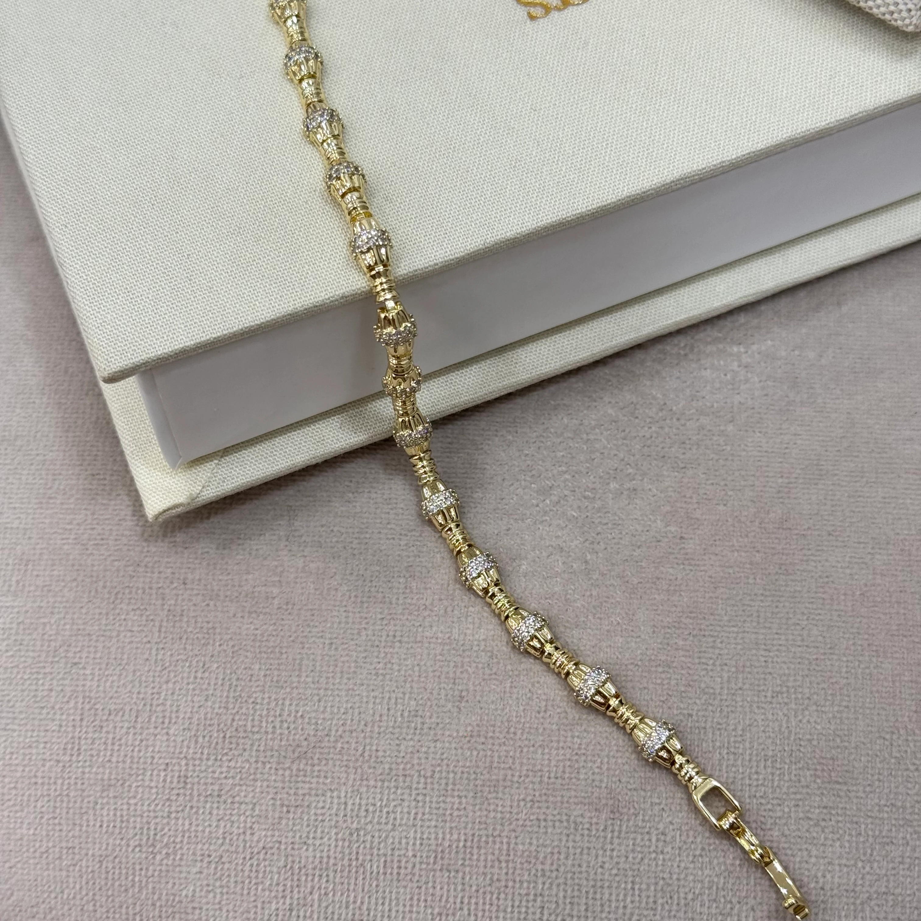 Premium İthal Aurelia Bileklik