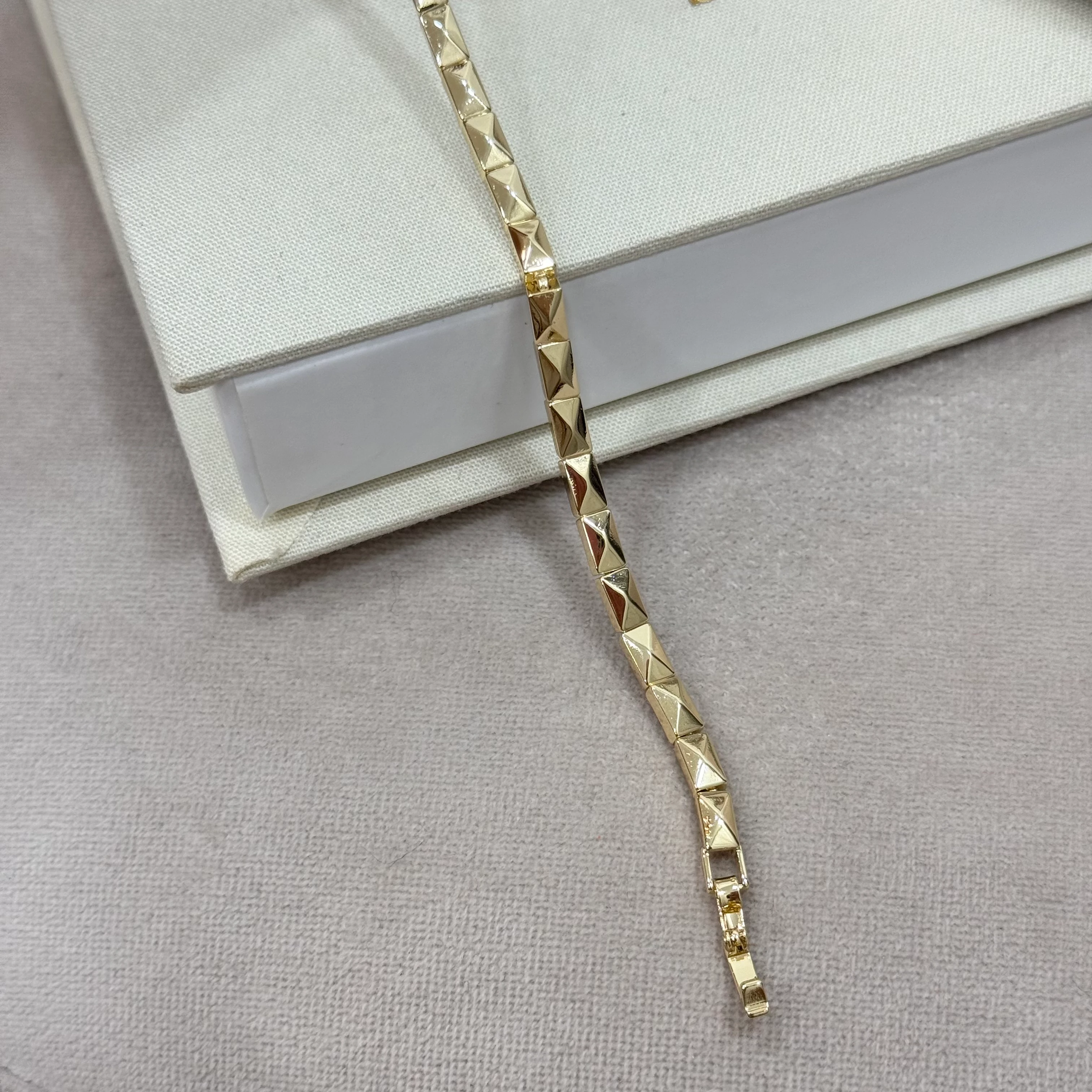 Premium İthal Vintage Triangle Bileklik