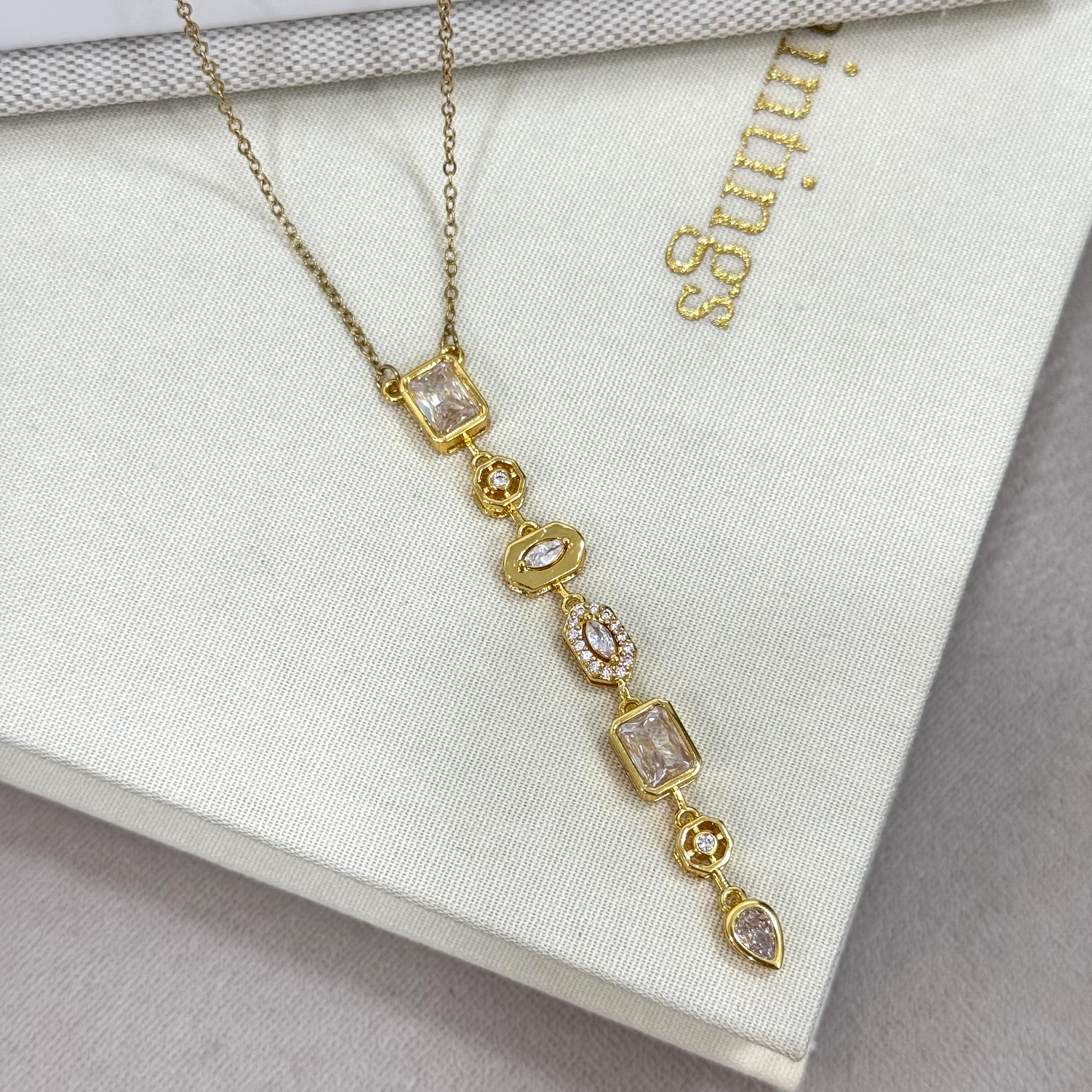 Çelik Zincir Beyaz Taşlı Büyük Boy Y Kolye 