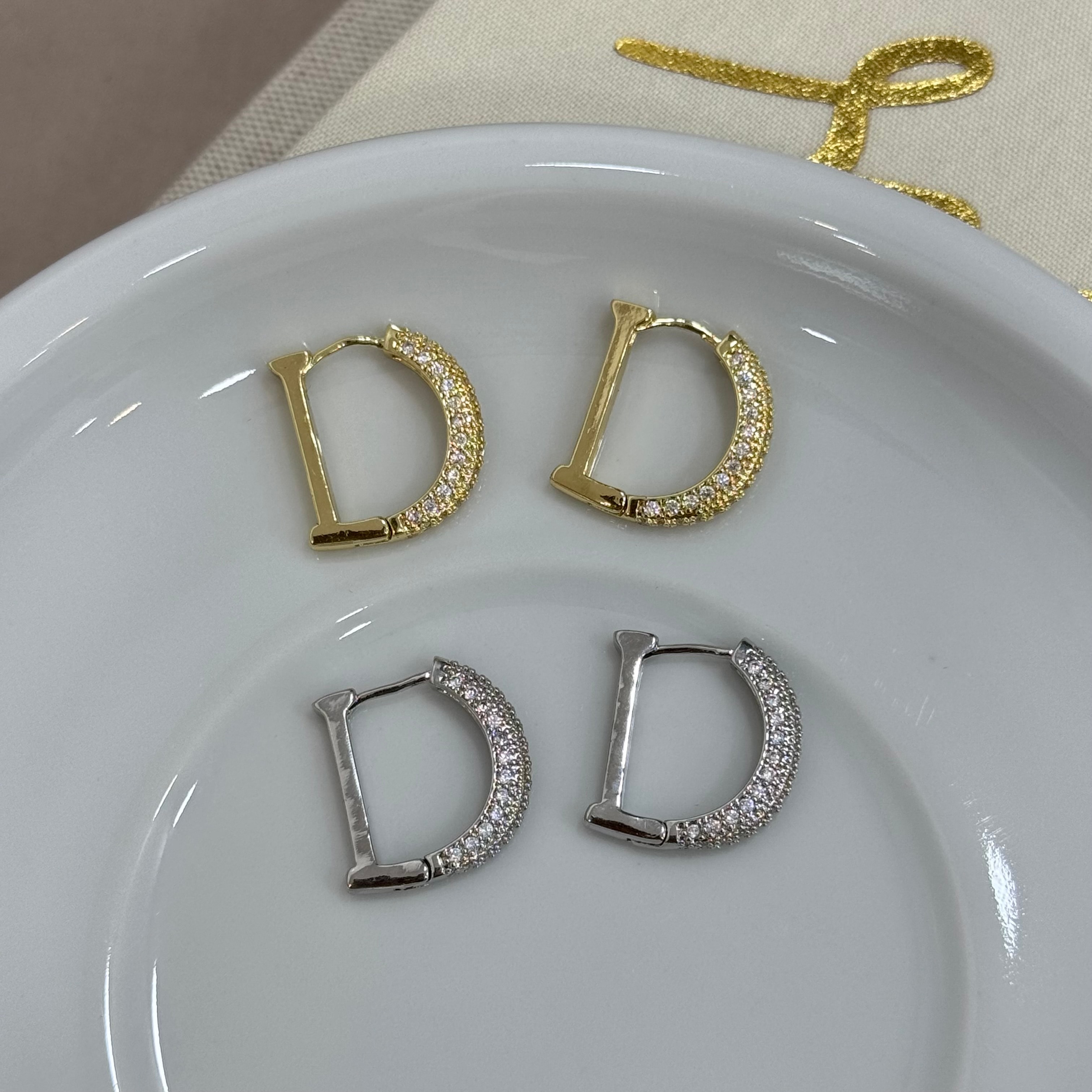 Premium Taşlı D Küpe