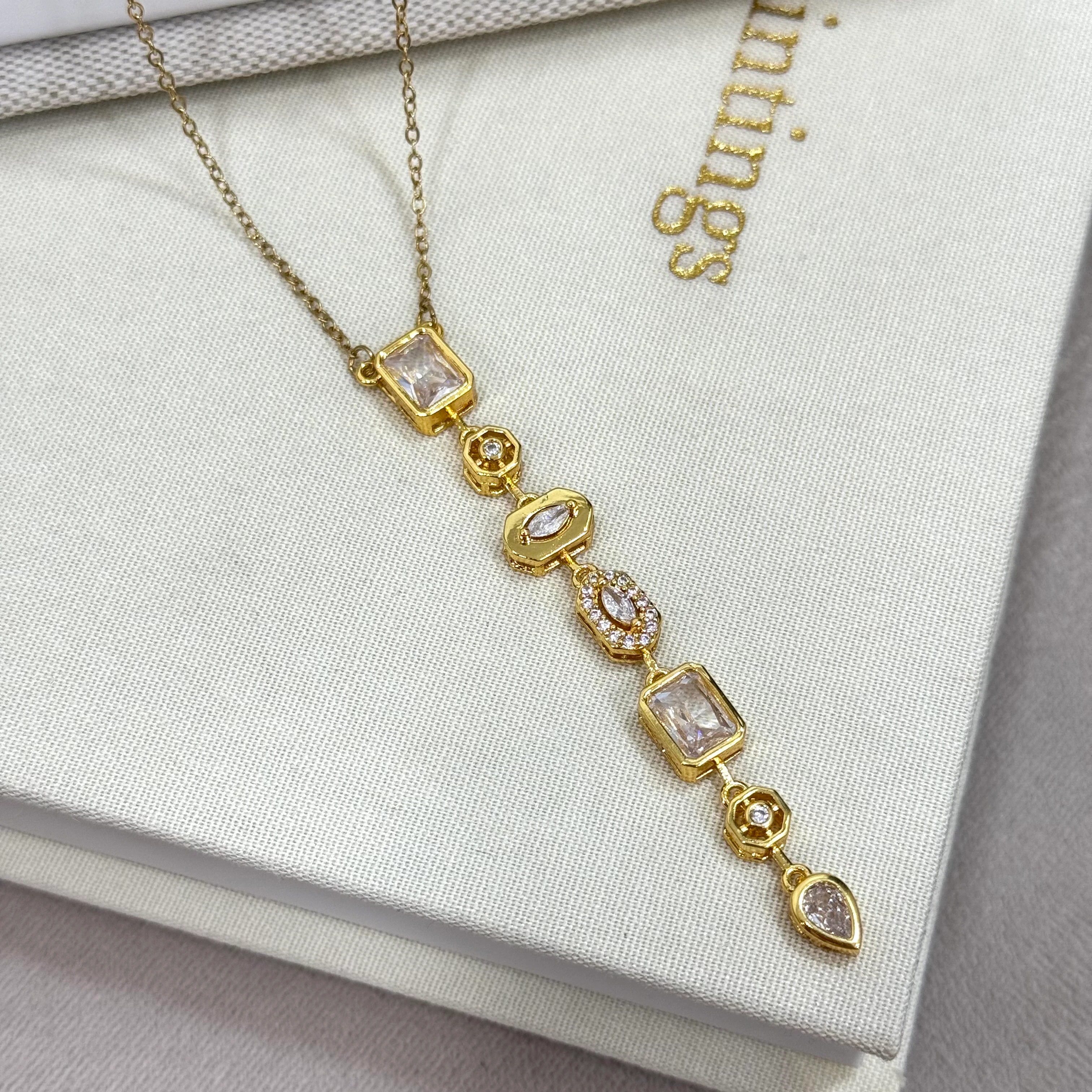 Çelik Zincir Beyaz Taşlı Büyük Boy Y Kolye 