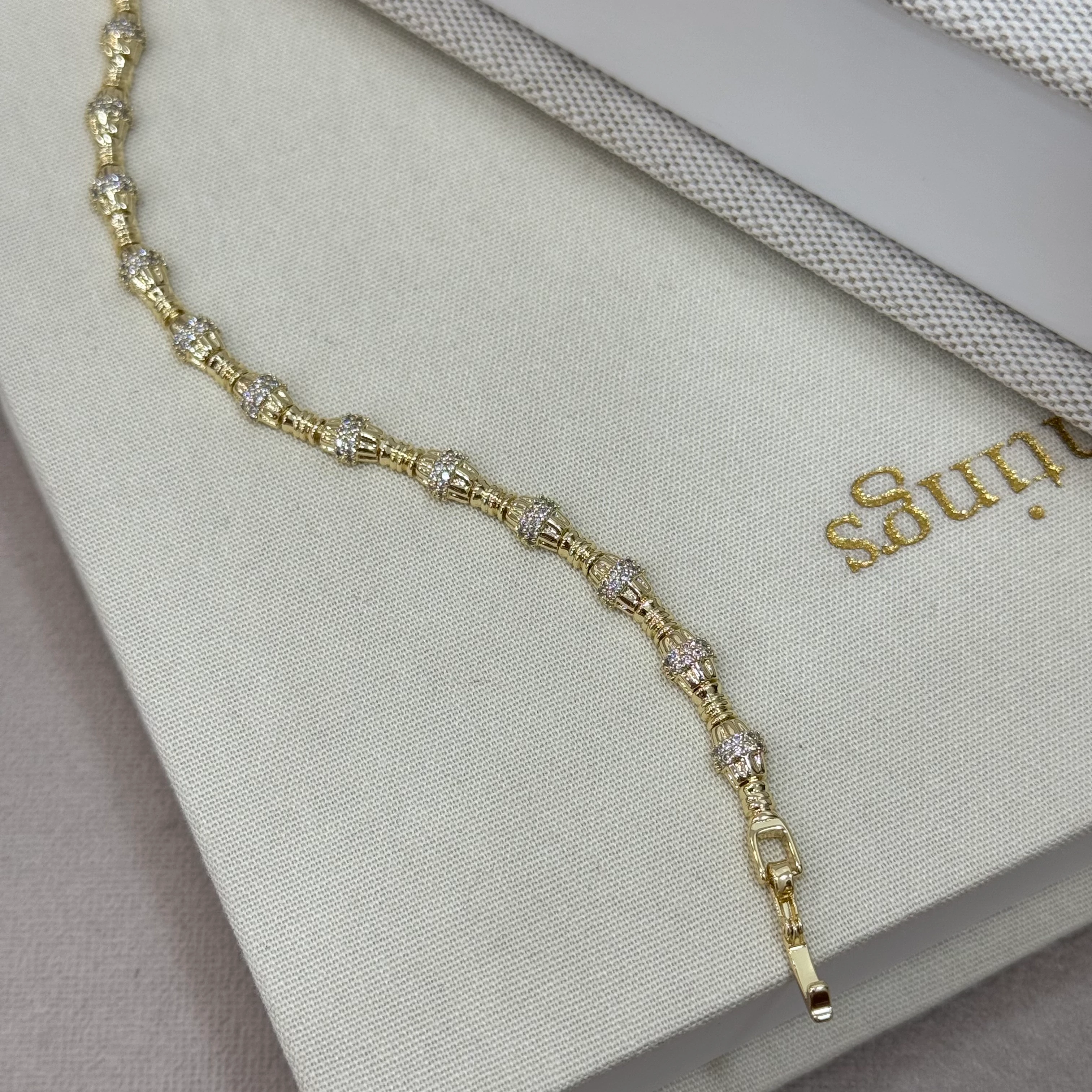 Premium İthal Aurelia Bileklik