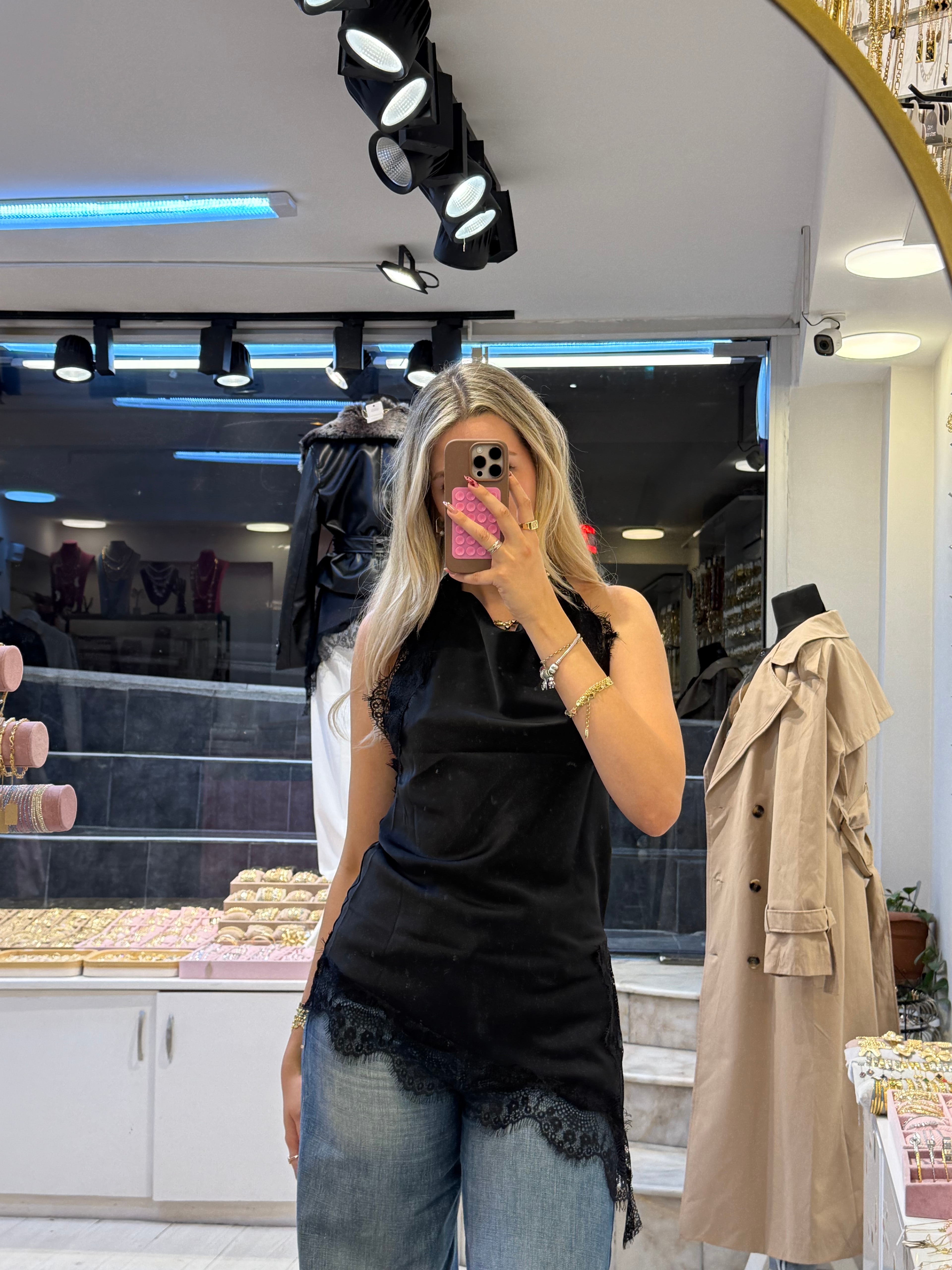 Saten Kenarı Dantel Detaylı Muadil Bluz