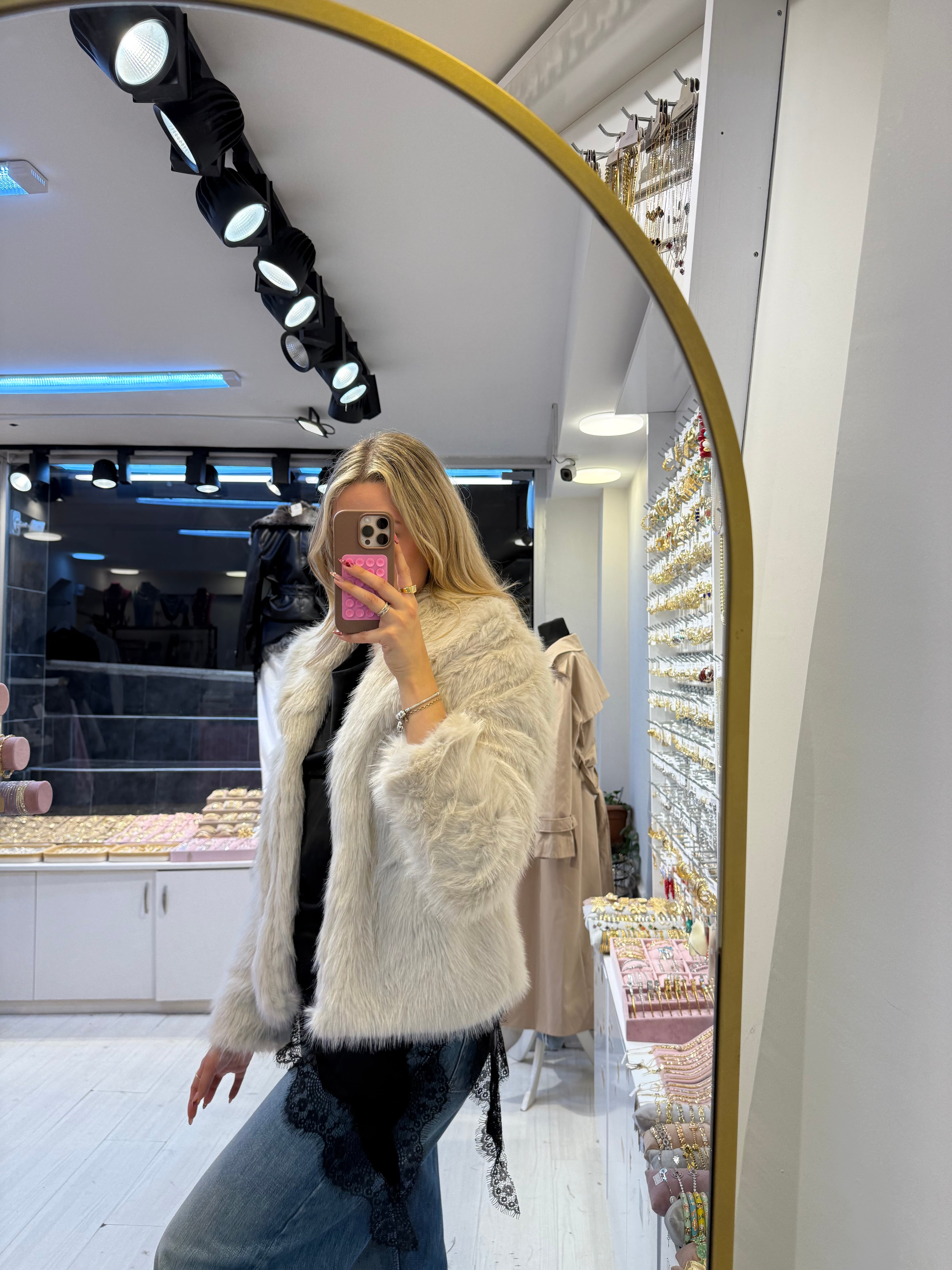 Saten Kenarı Dantel Detaylı Muadil Bluz