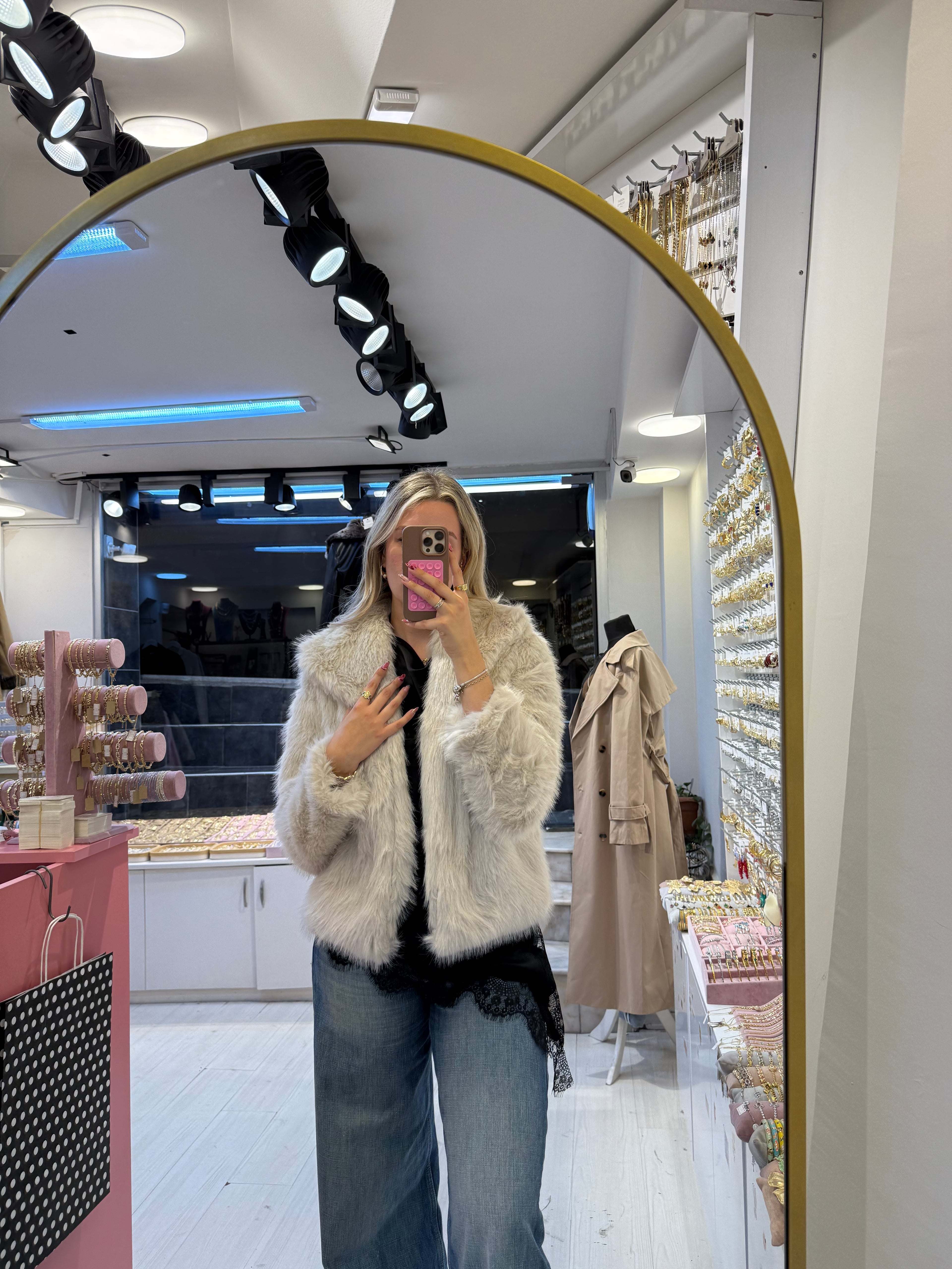 Saten Kenarı Dantel Detaylı Muadil Bluz