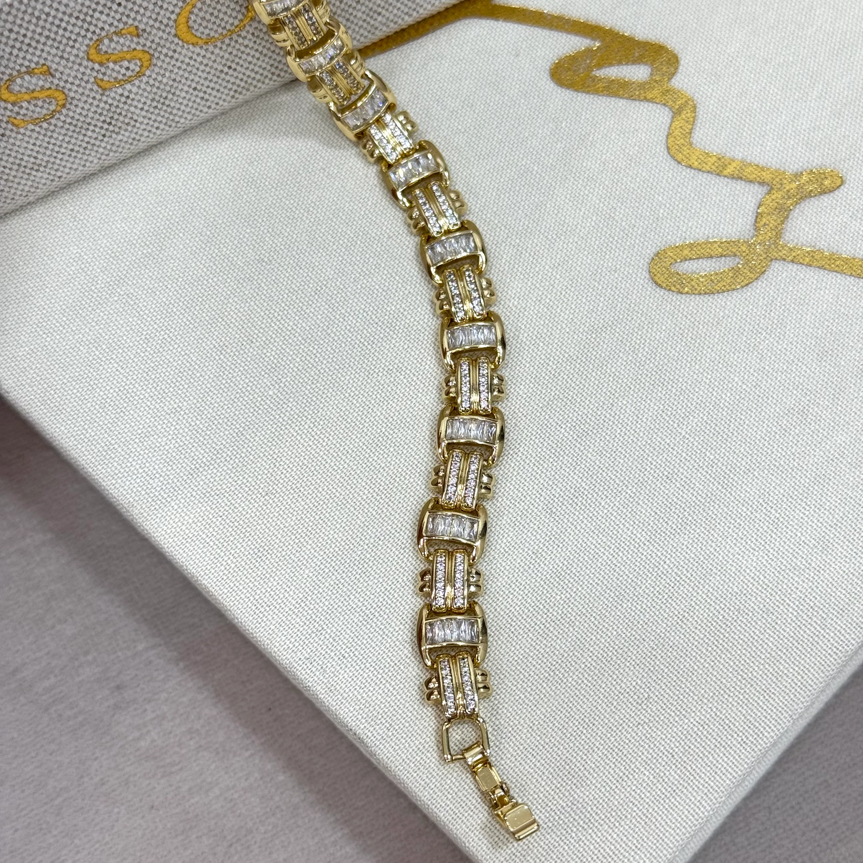 Xuping Su Serisi Variosa Baget Bileklik