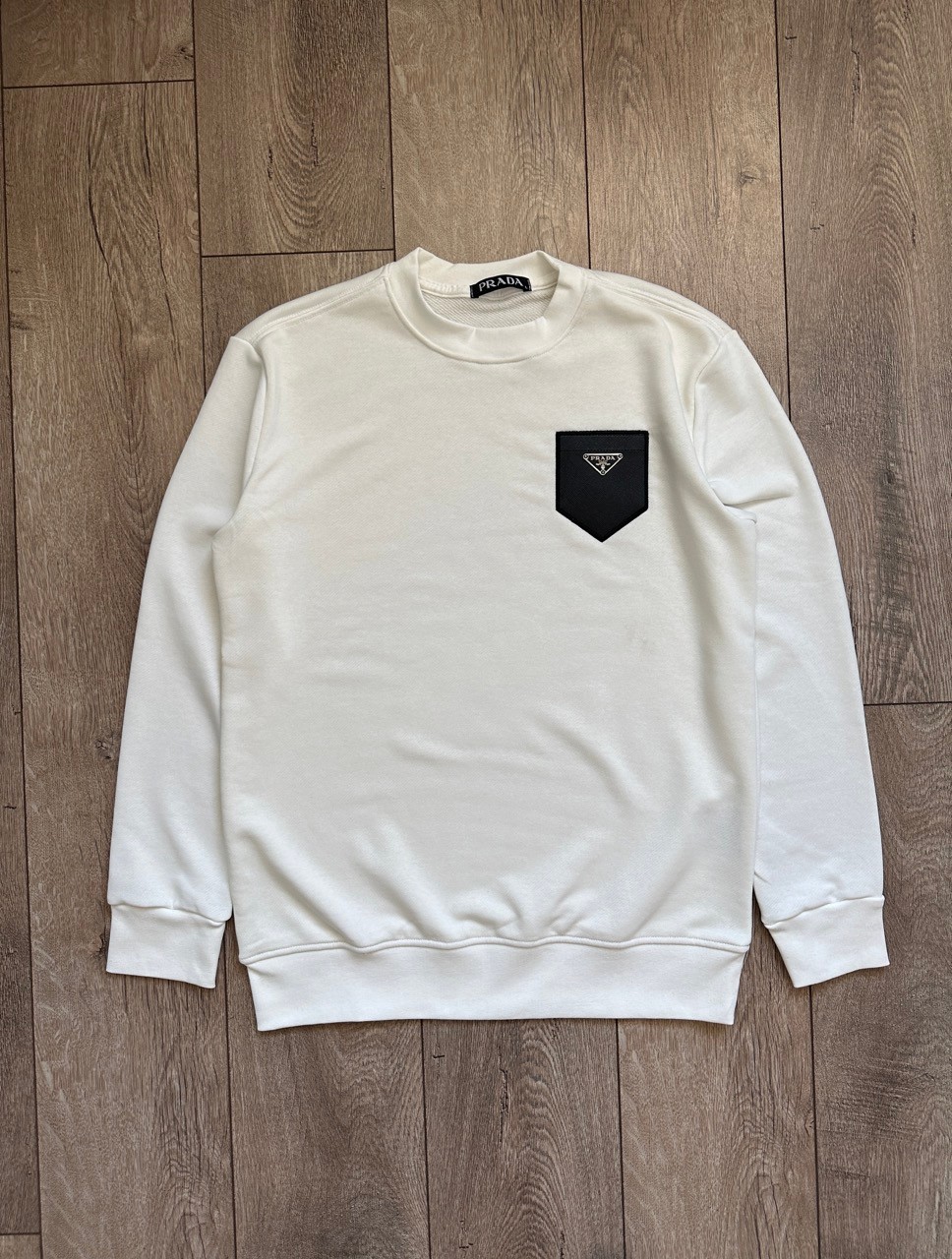 Pocket Silver Logo Sweat