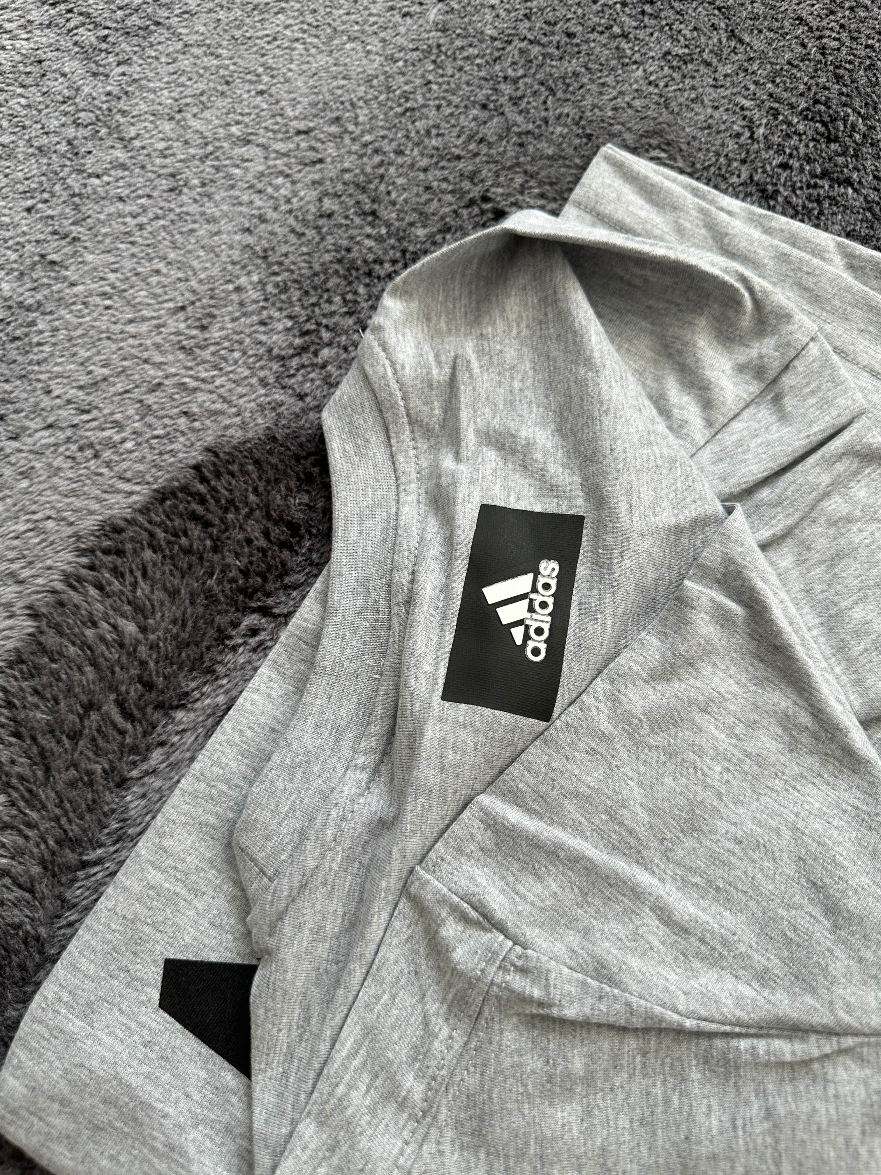 Essentials Feelready Dolu Logo Tişört