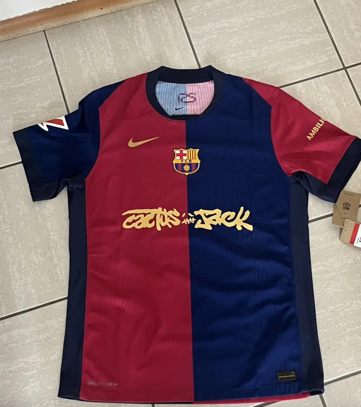 Barcelona x Travis Scott Limited Edition Ev Sahibi Forma