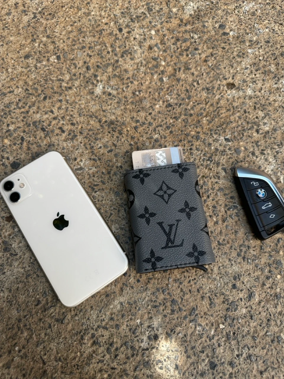 LV Monogram Deri Mekanizmalı Cüzdan