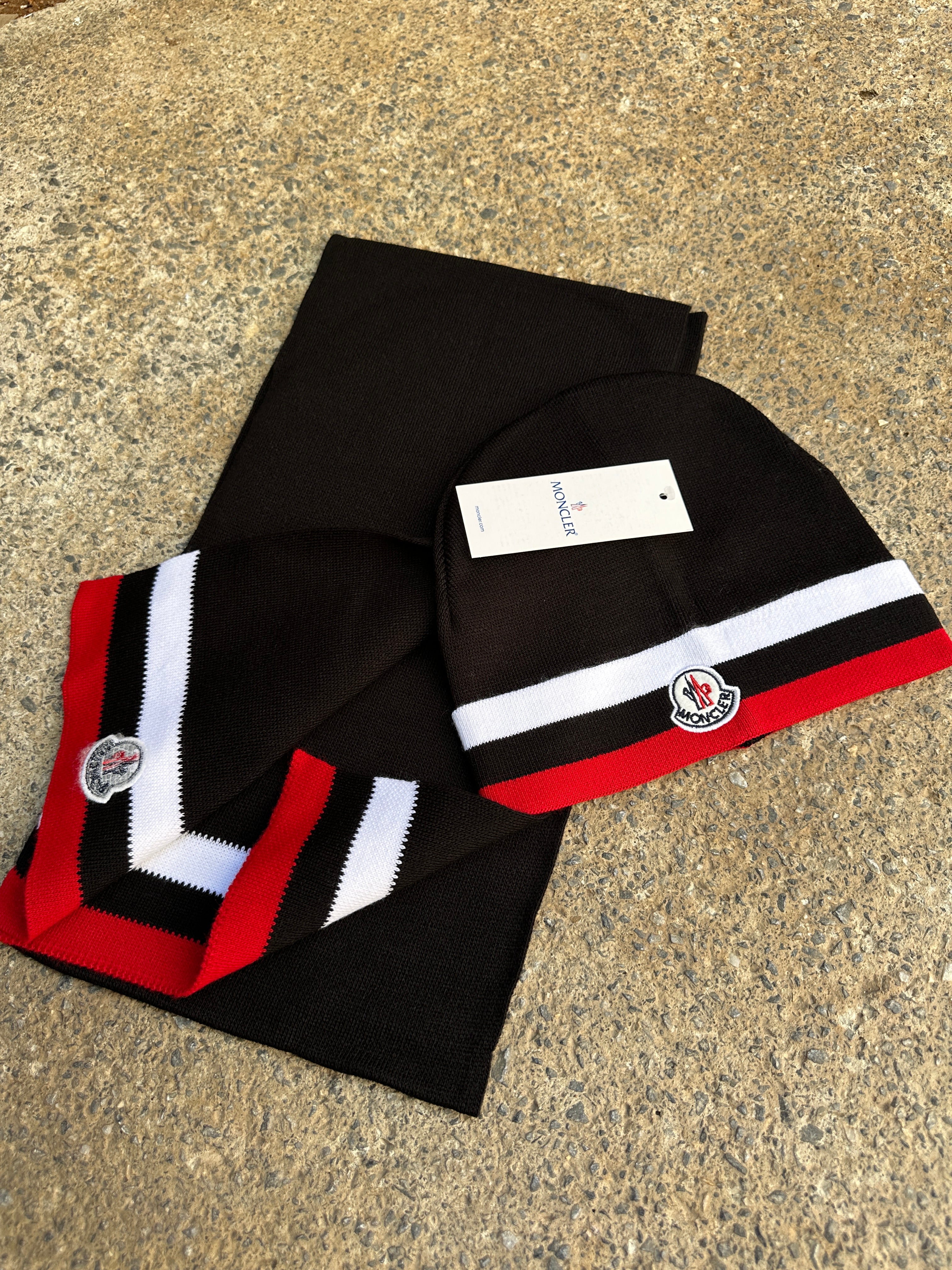 Logo Patchli Atkı ve Bere Seti