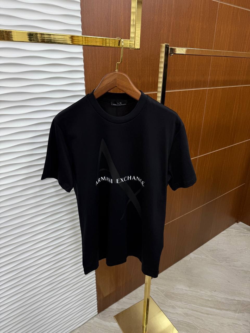 AX Yaz ve Gölge Desenli Siyah T-Shirt