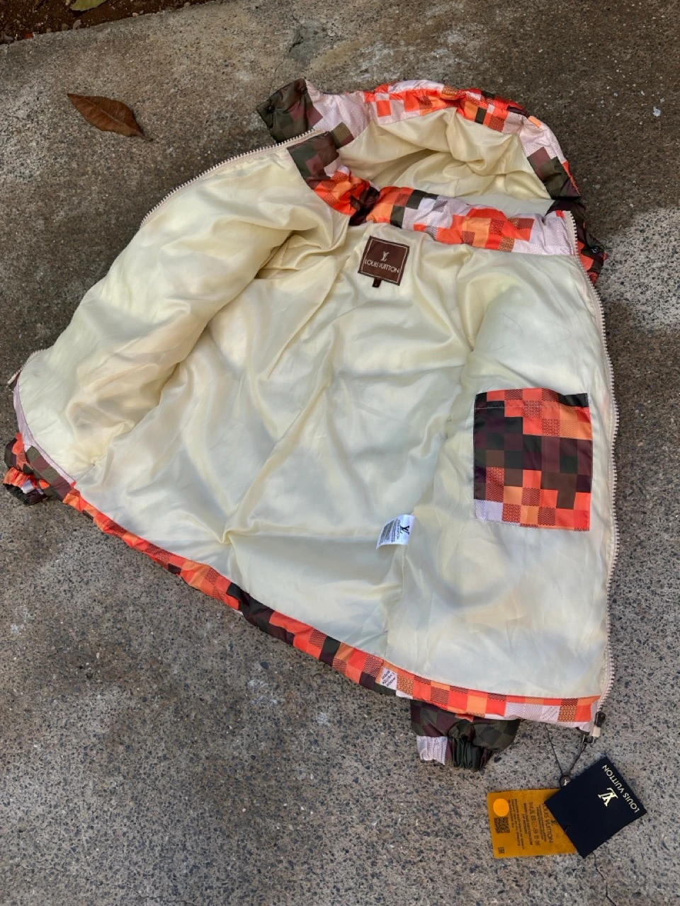 LV Dama Desenli Puffer Mont