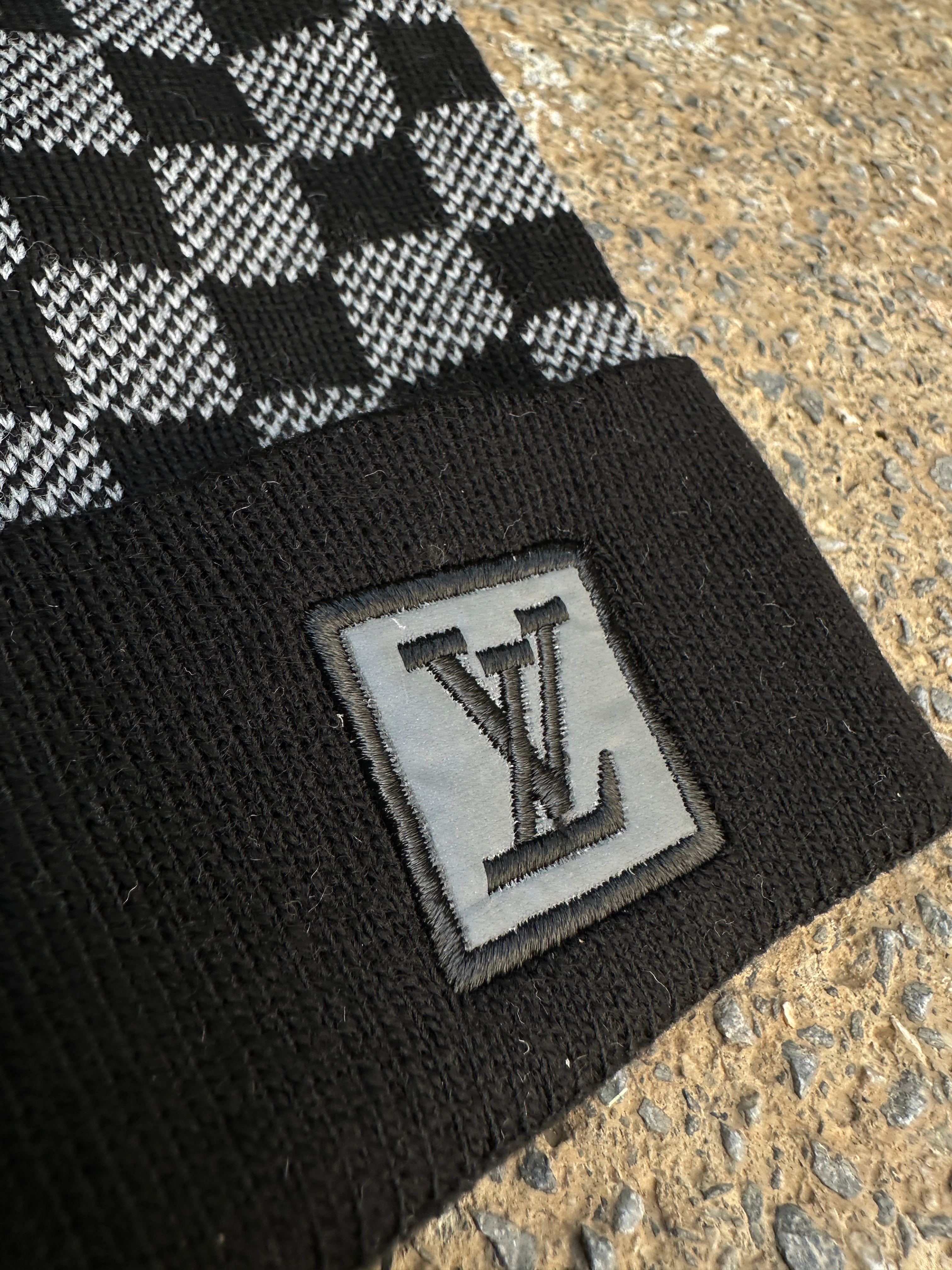 Reflektör Logolu Monogram Atkı ve Bere Seti