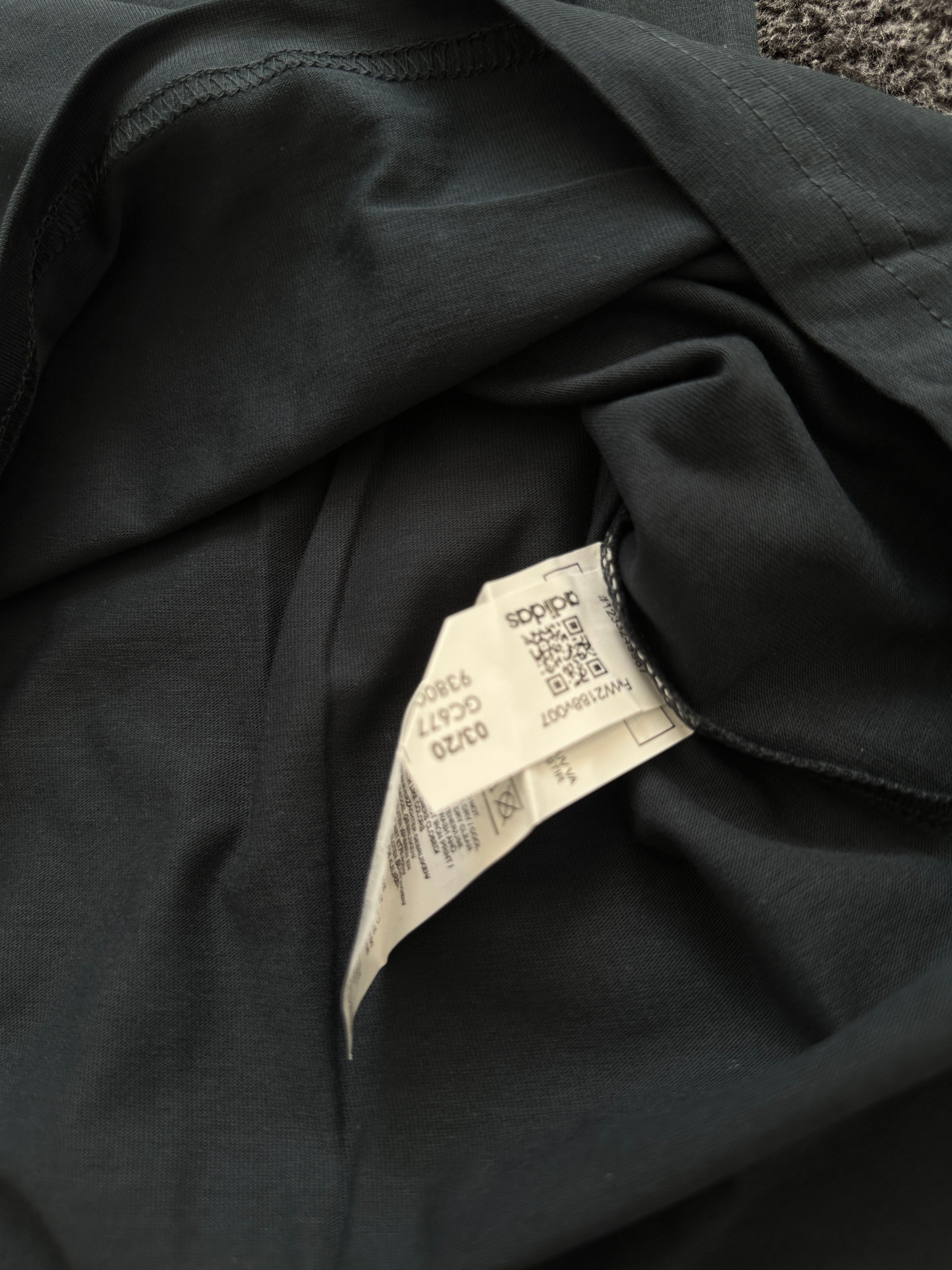 Essentials Feelready Dolu Logo Tişört