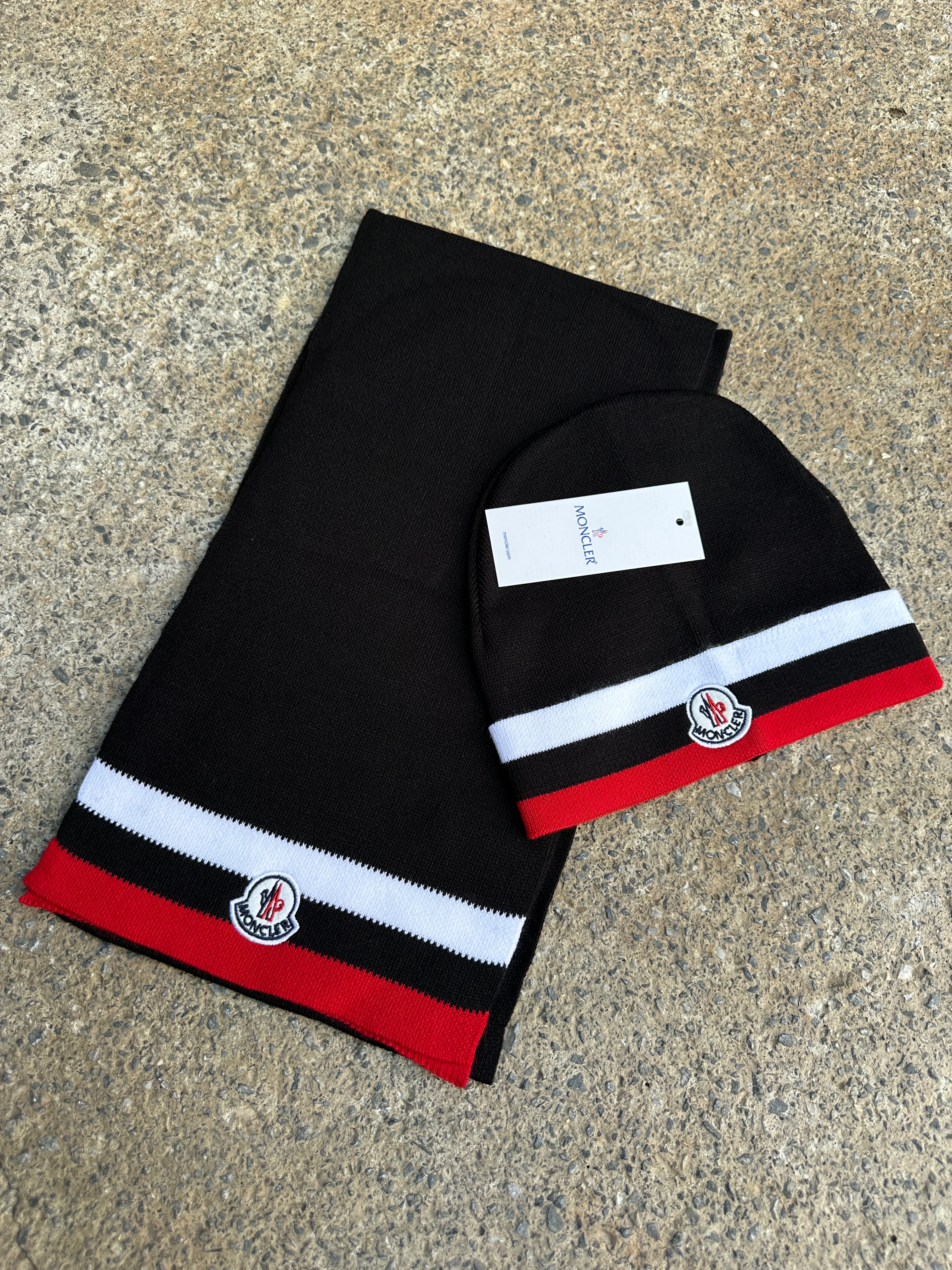 Logo Patchli Atkı ve Bere Seti