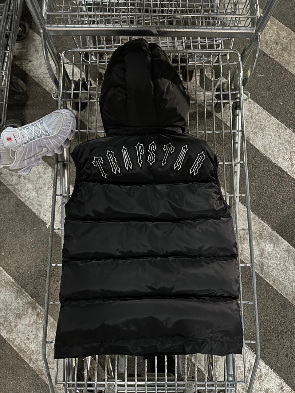 Puffer Black Silver Logo Yelek