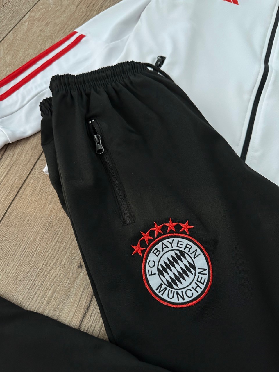 Bayern Münih Training Eşofman Takımı White/Black/Red
