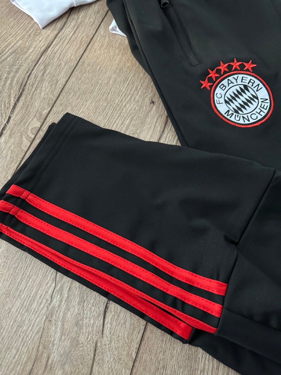 Bayern Münih Training Eşofman Takımı White/Black/Red
